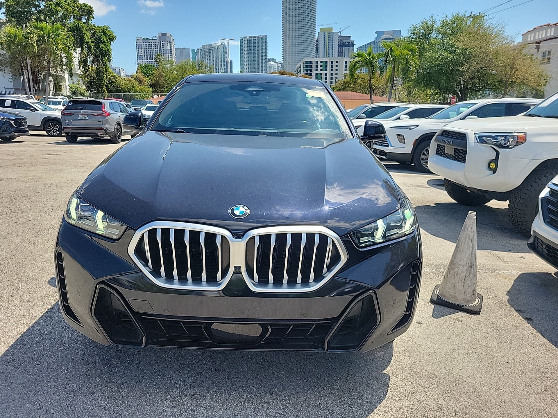 2025 BMW X6 xDrive40i