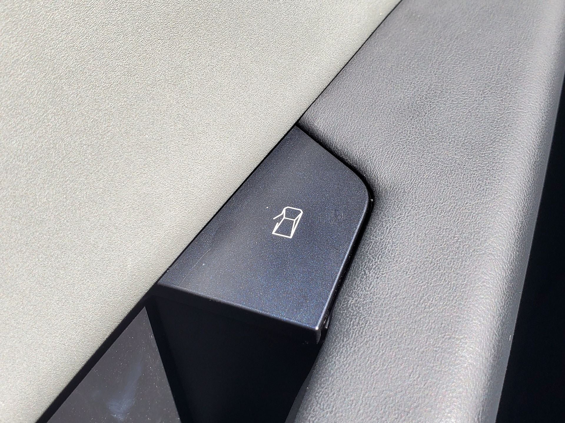 2025 Tesla Cybertruck Base