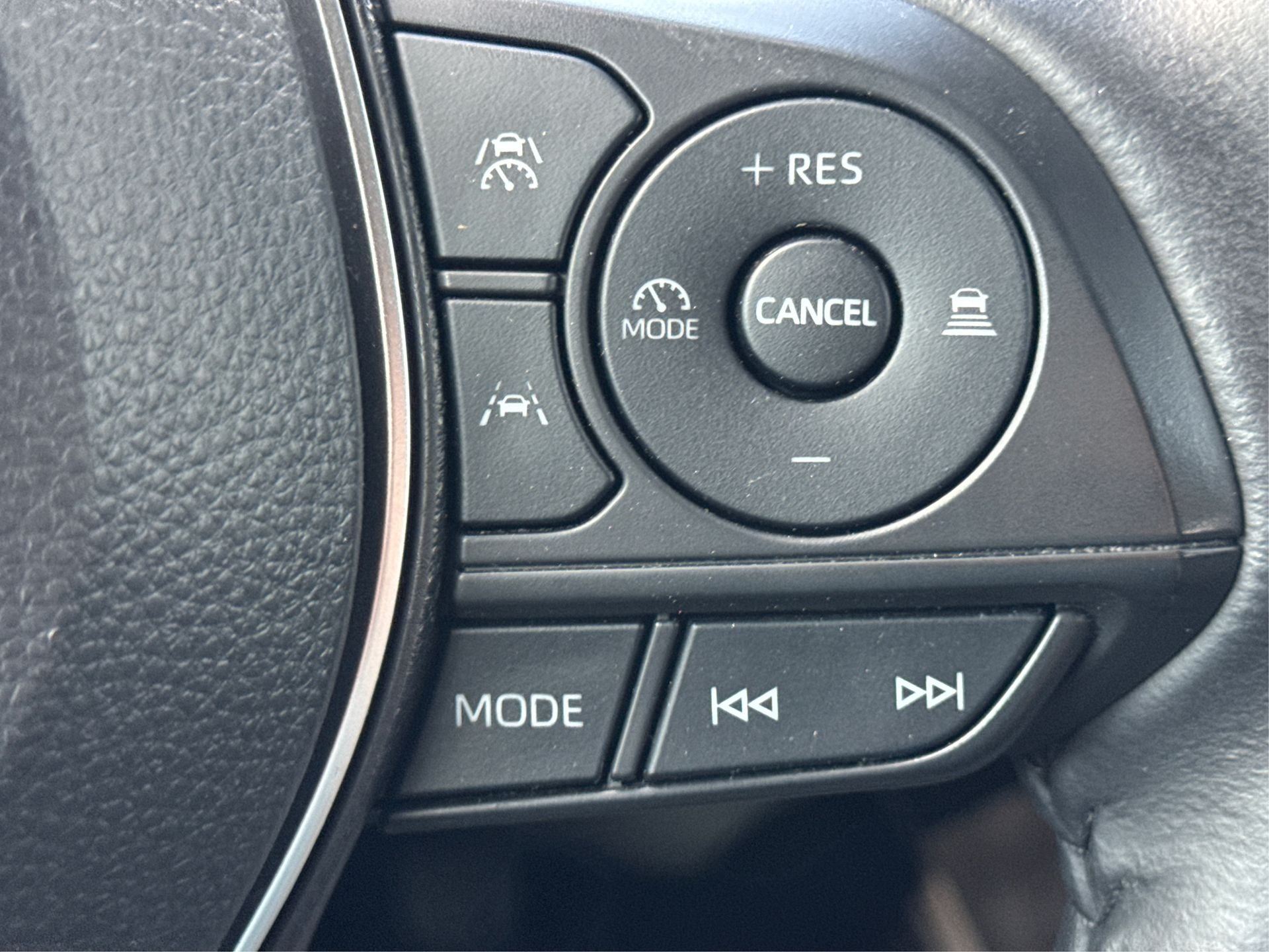 2023 Toyota Corolla Cross Hybrid XSE