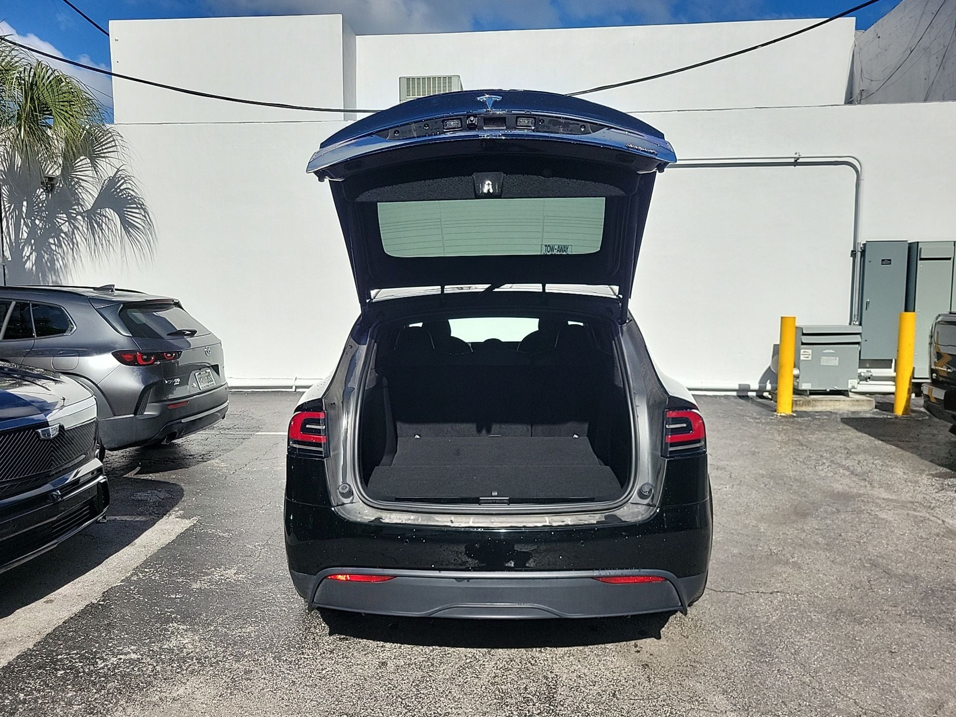 2023 Tesla Model X Base