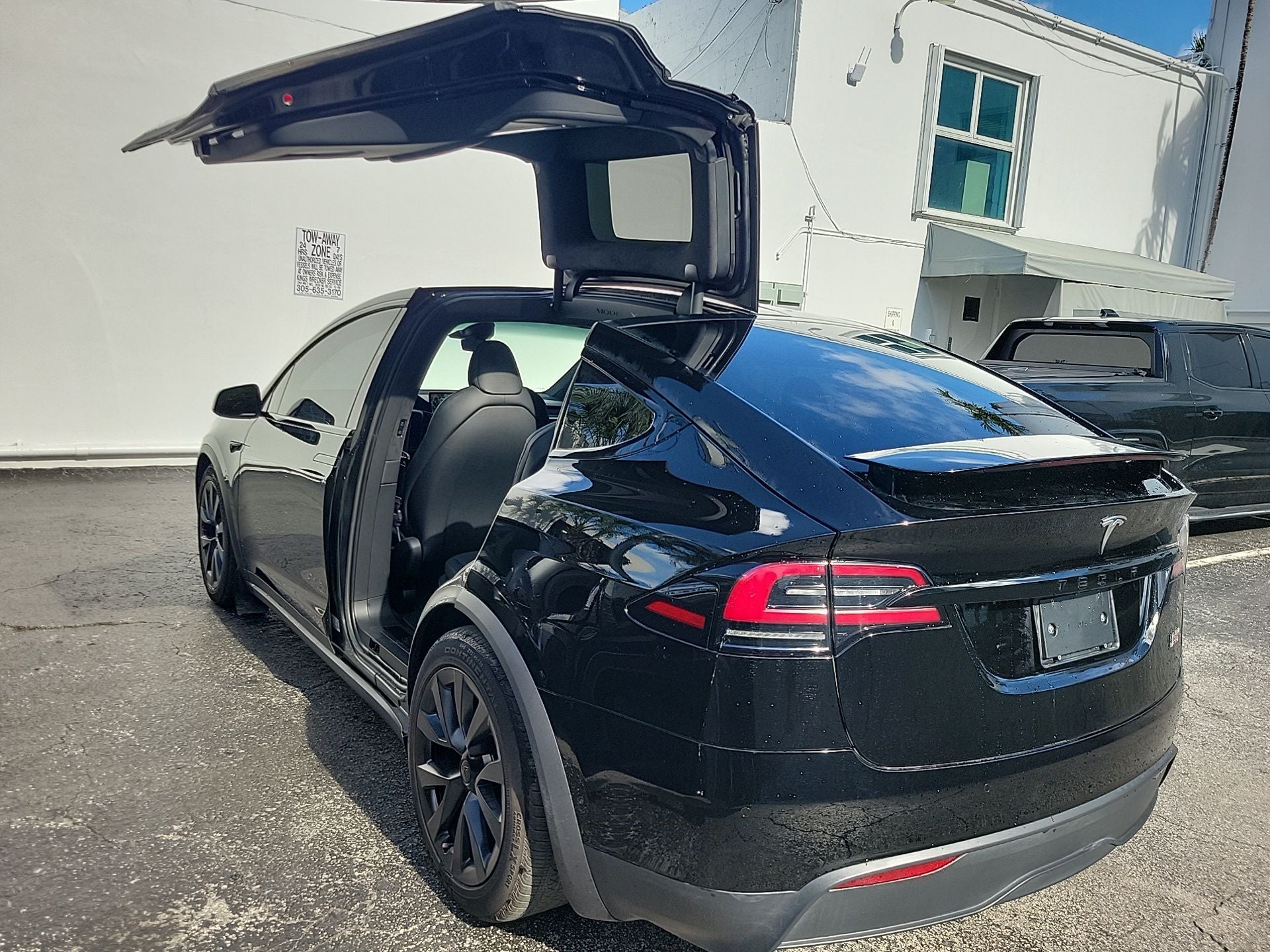 2023 Tesla Model X Base