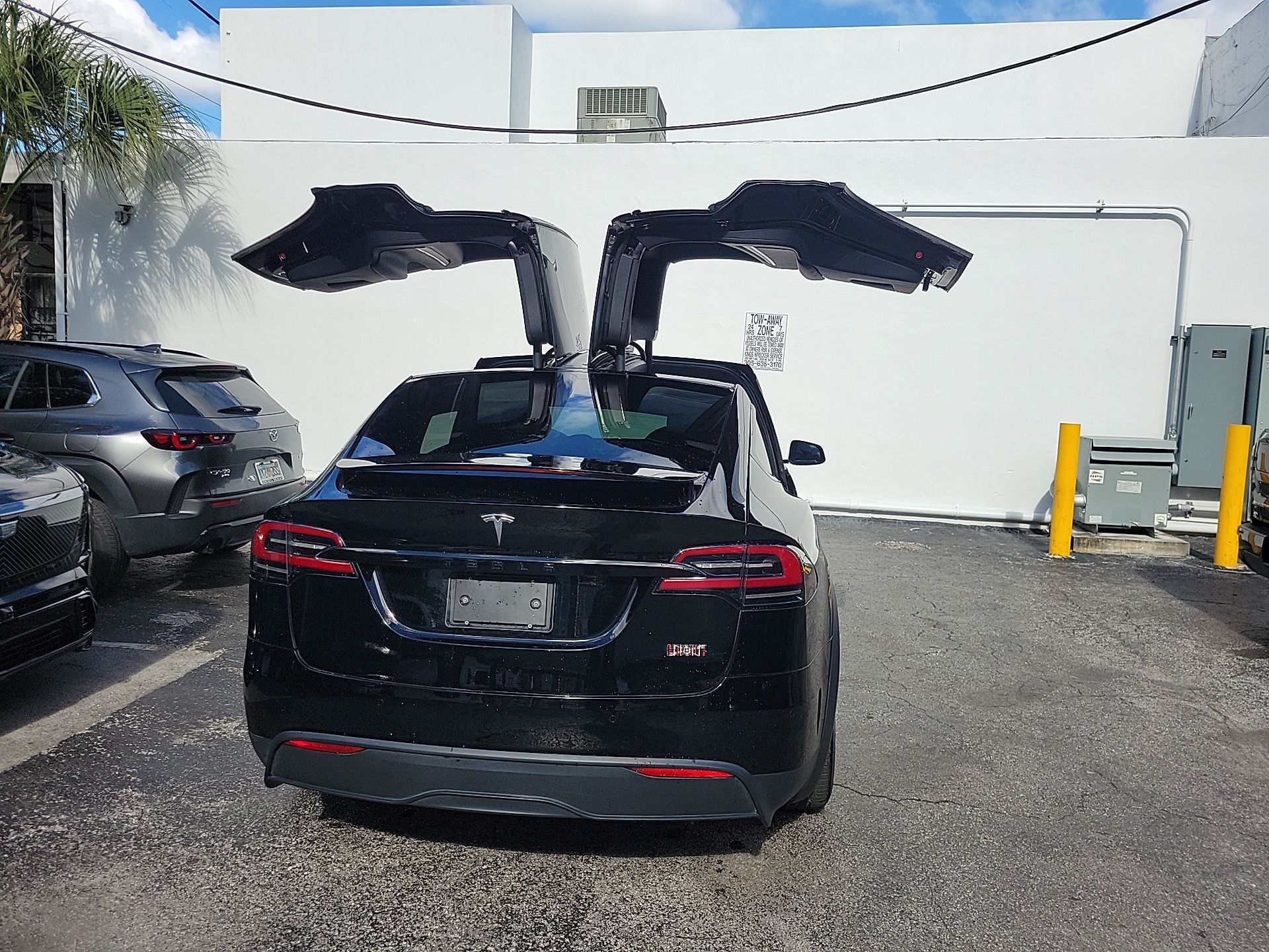 2023 Tesla Model X Base