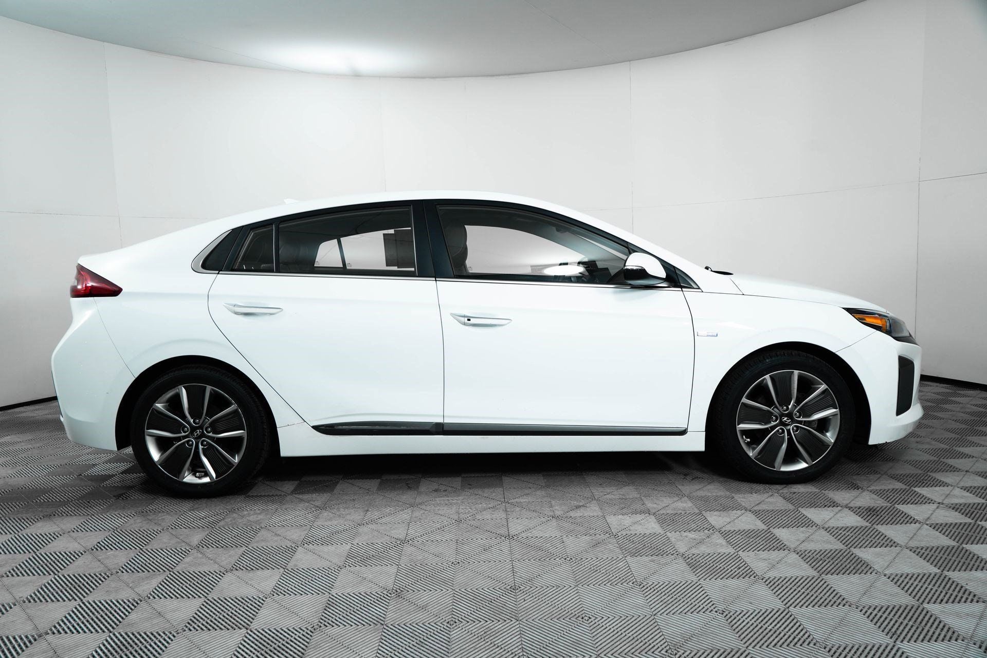 2017 Hyundai Ioniq Hybrid Limited