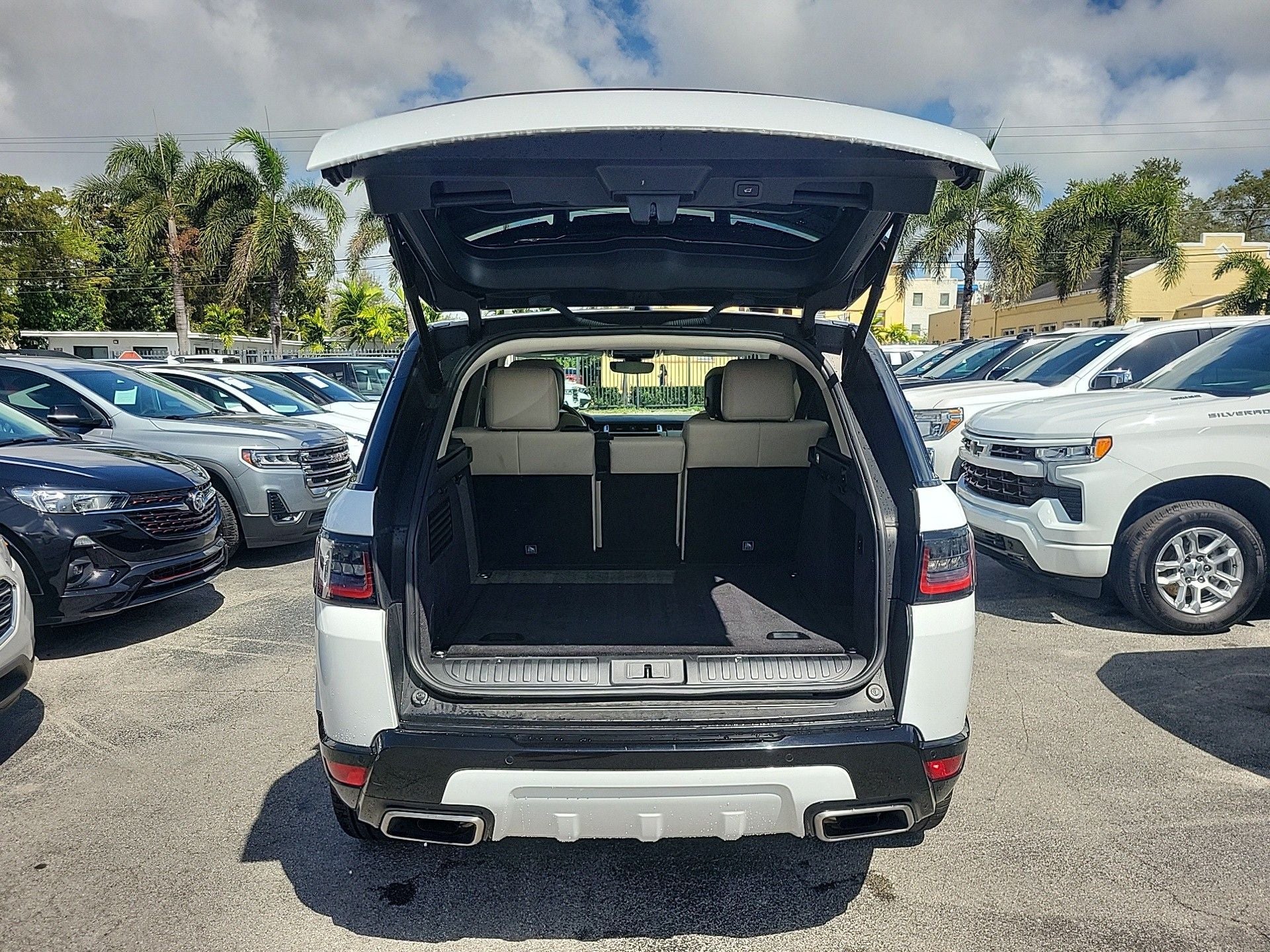 2022 Land Rover Range Rover Sport HSE Silver Edition