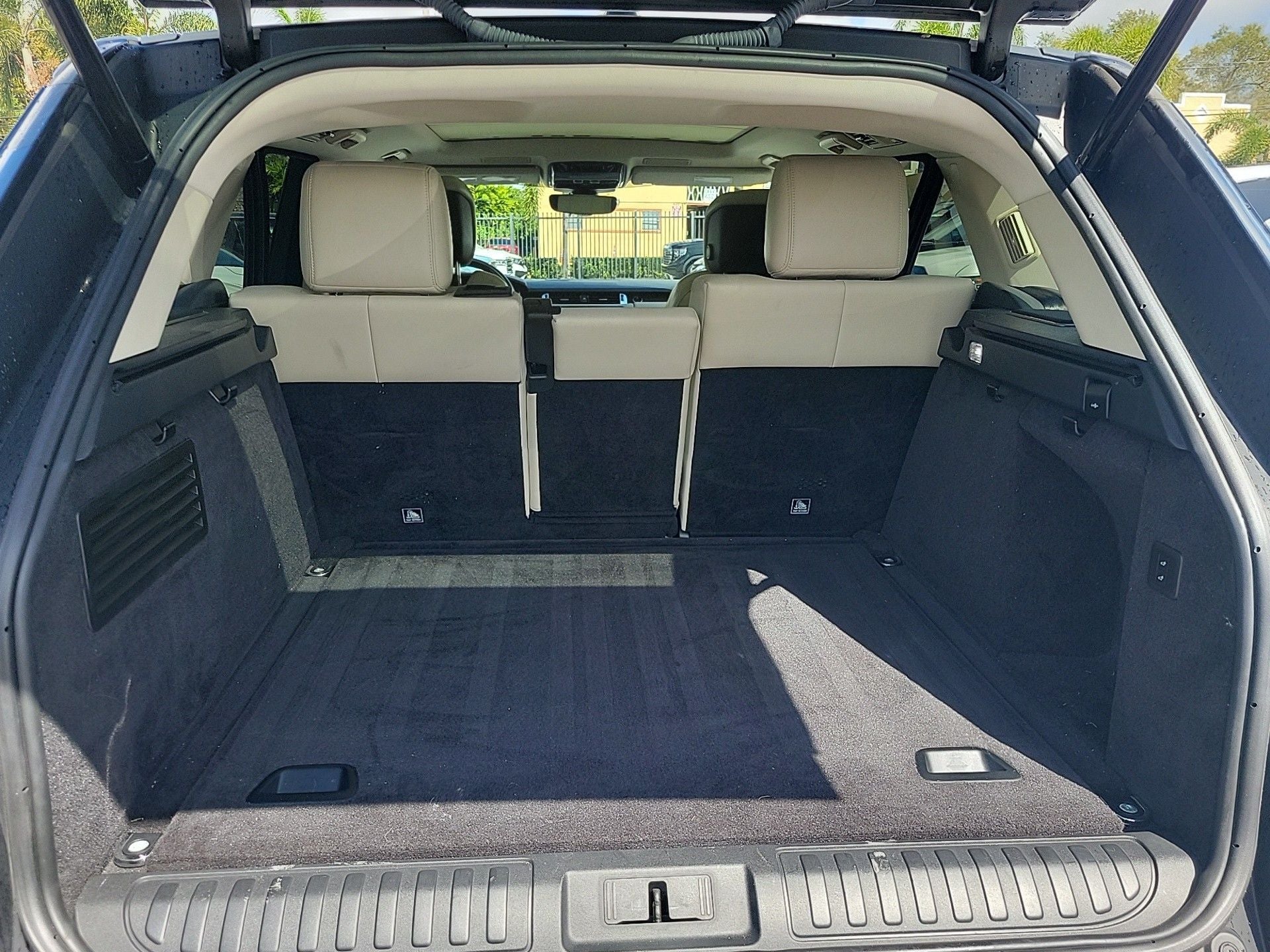 2022 Land Rover Range Rover Sport HSE Silver Edition