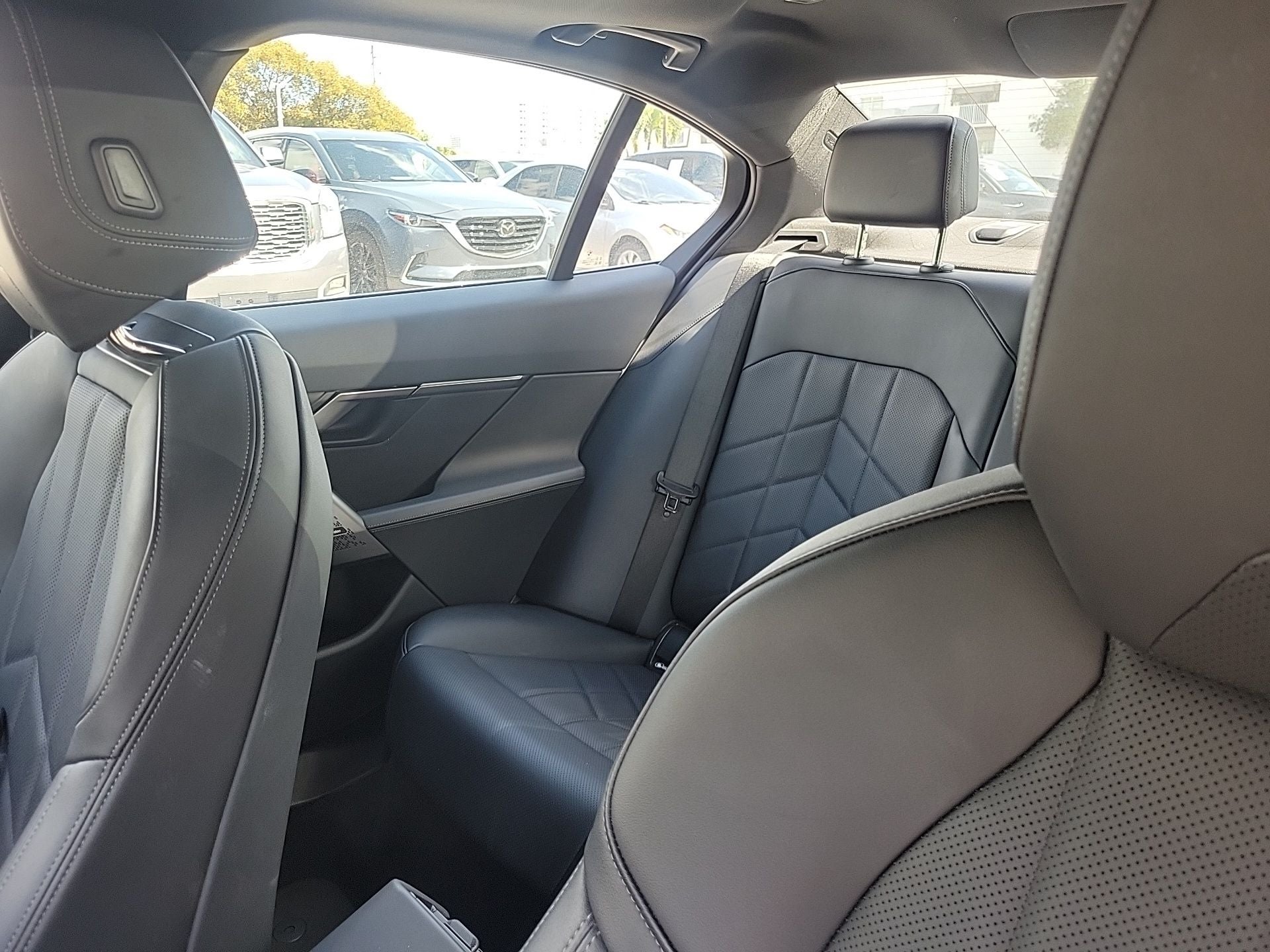 2024 BMW 5 Series 530i