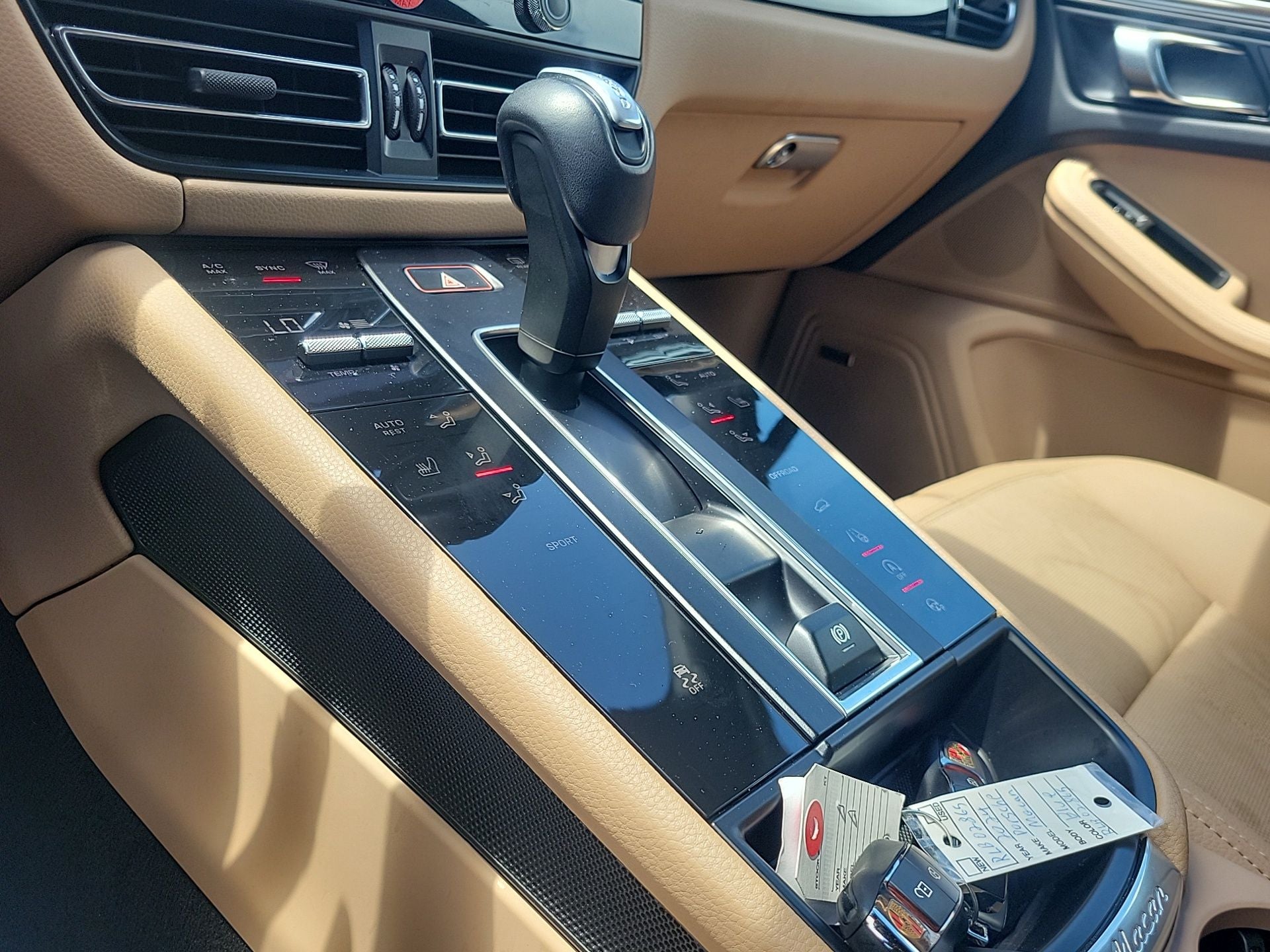 2024 Porsche Macan Base