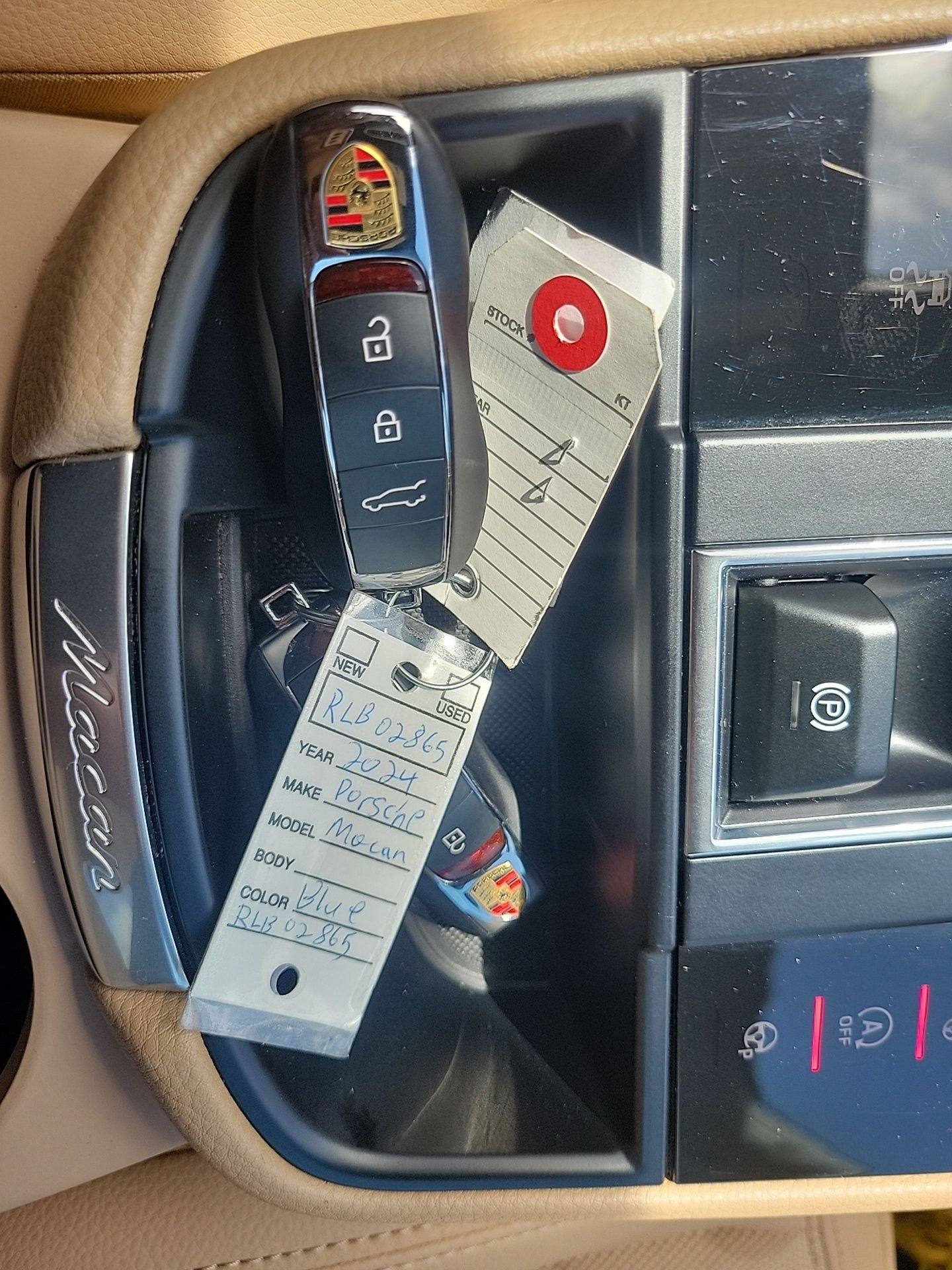 2024 Porsche Macan Base