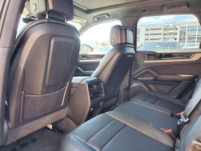2024 Porsche Cayenne Base