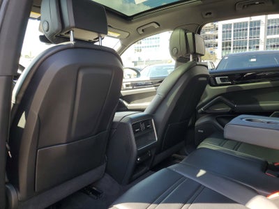 2022 Porsche Cayenne Base