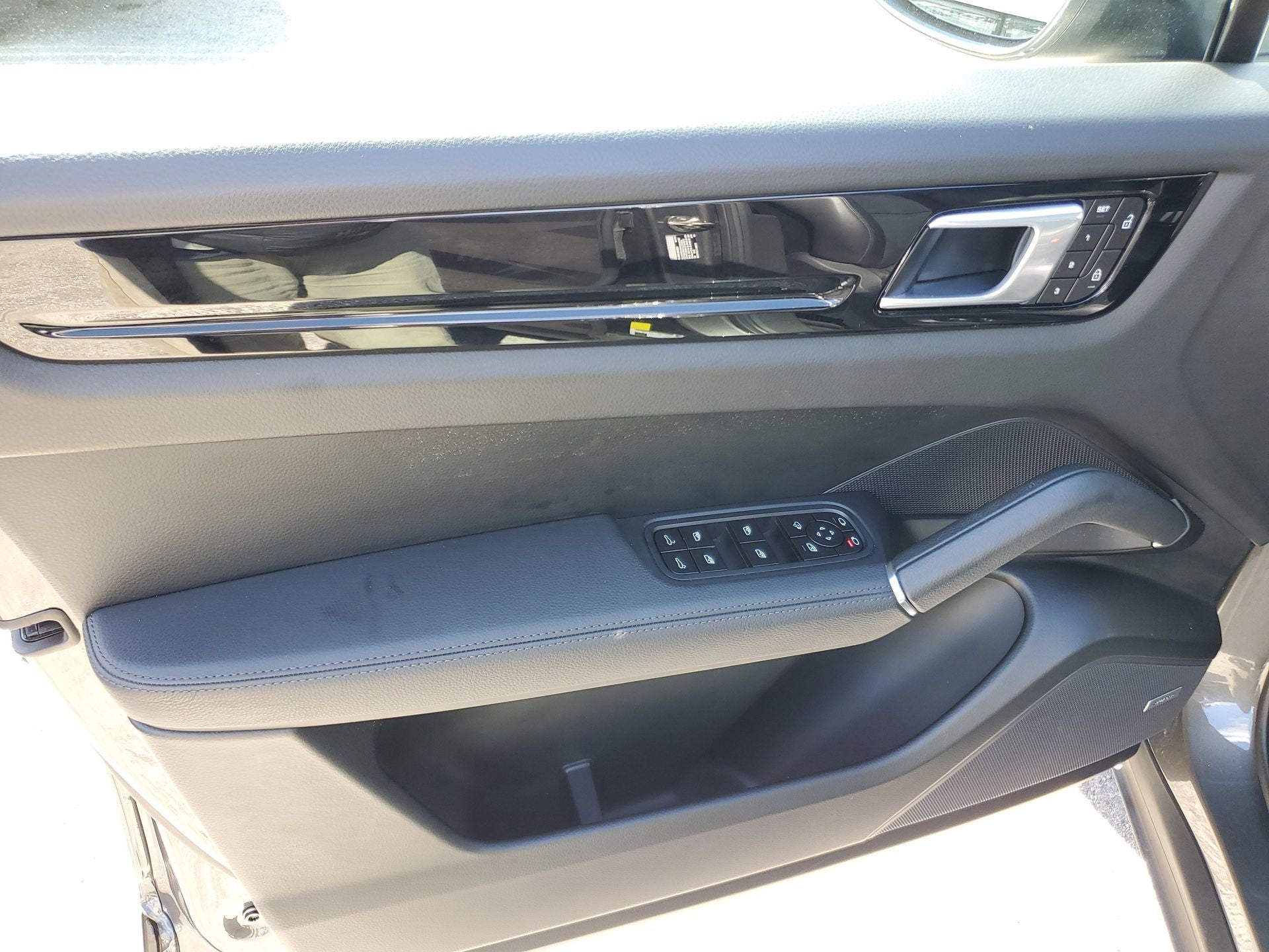 2022 Porsche Cayenne Base