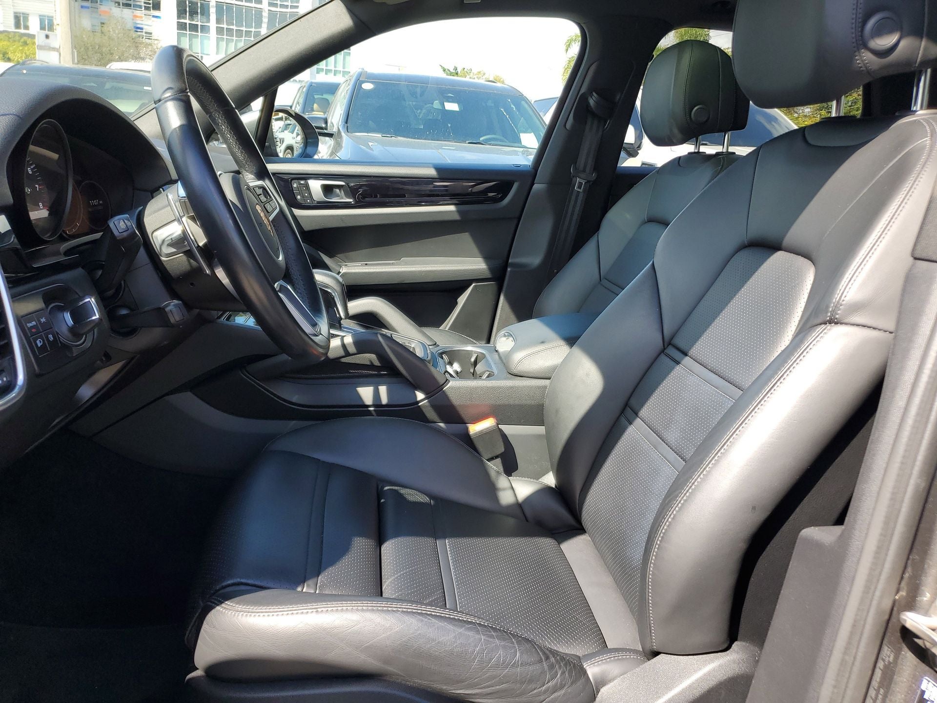 2022 Porsche Cayenne Base