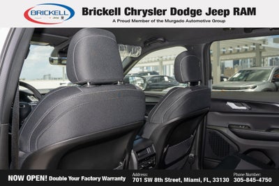 2026 Jeep Grand Cherokee Laredo