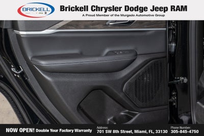 2026 Jeep Grand Cherokee Laredo