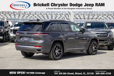 2022 Jeep Grand Cherokee Summit