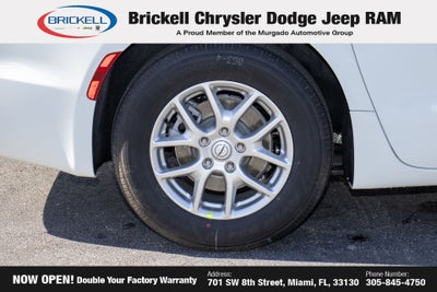 2026 Chrysler Pacifica Select