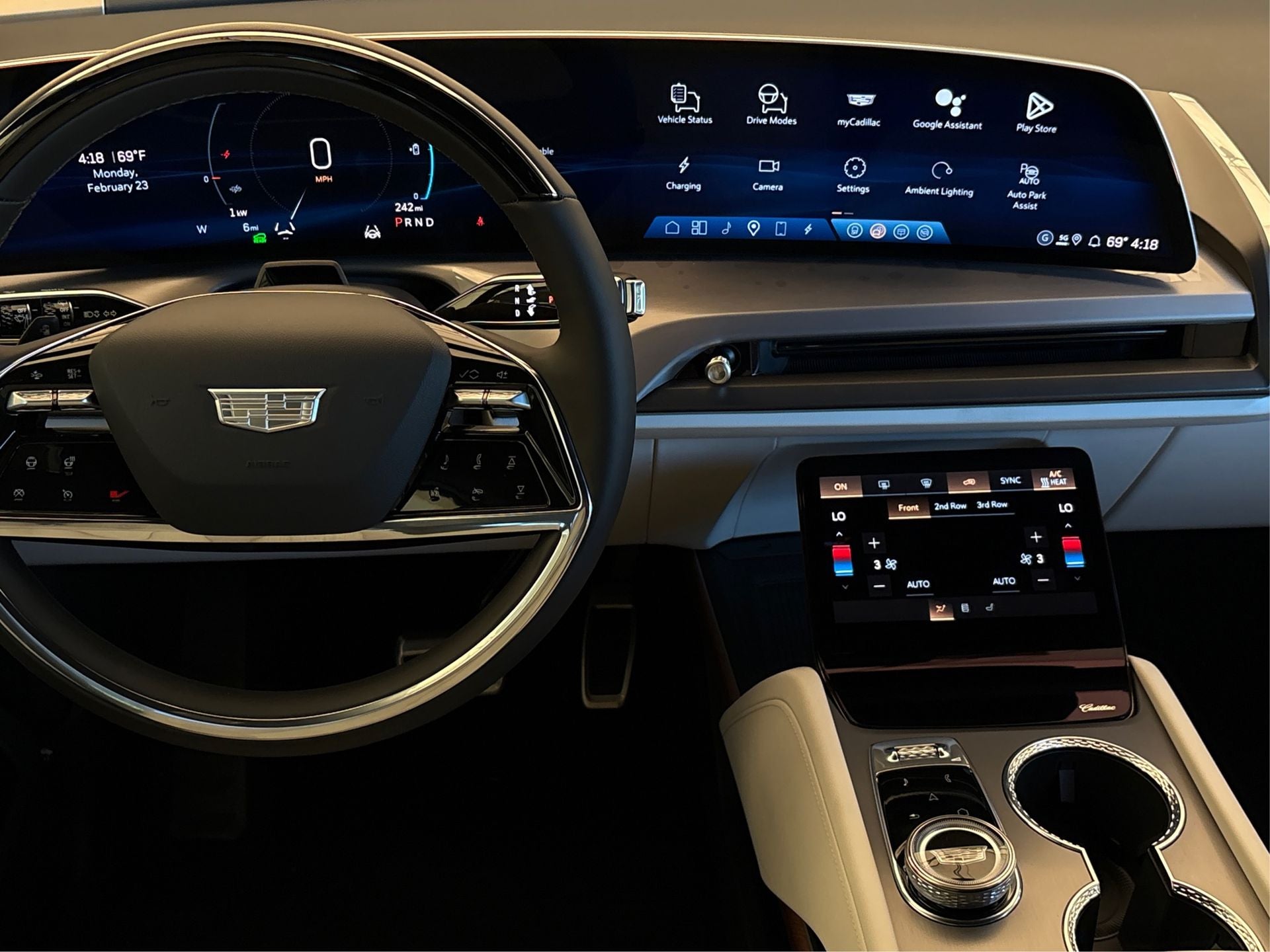 2026 Cadillac VISTIQ Luxury