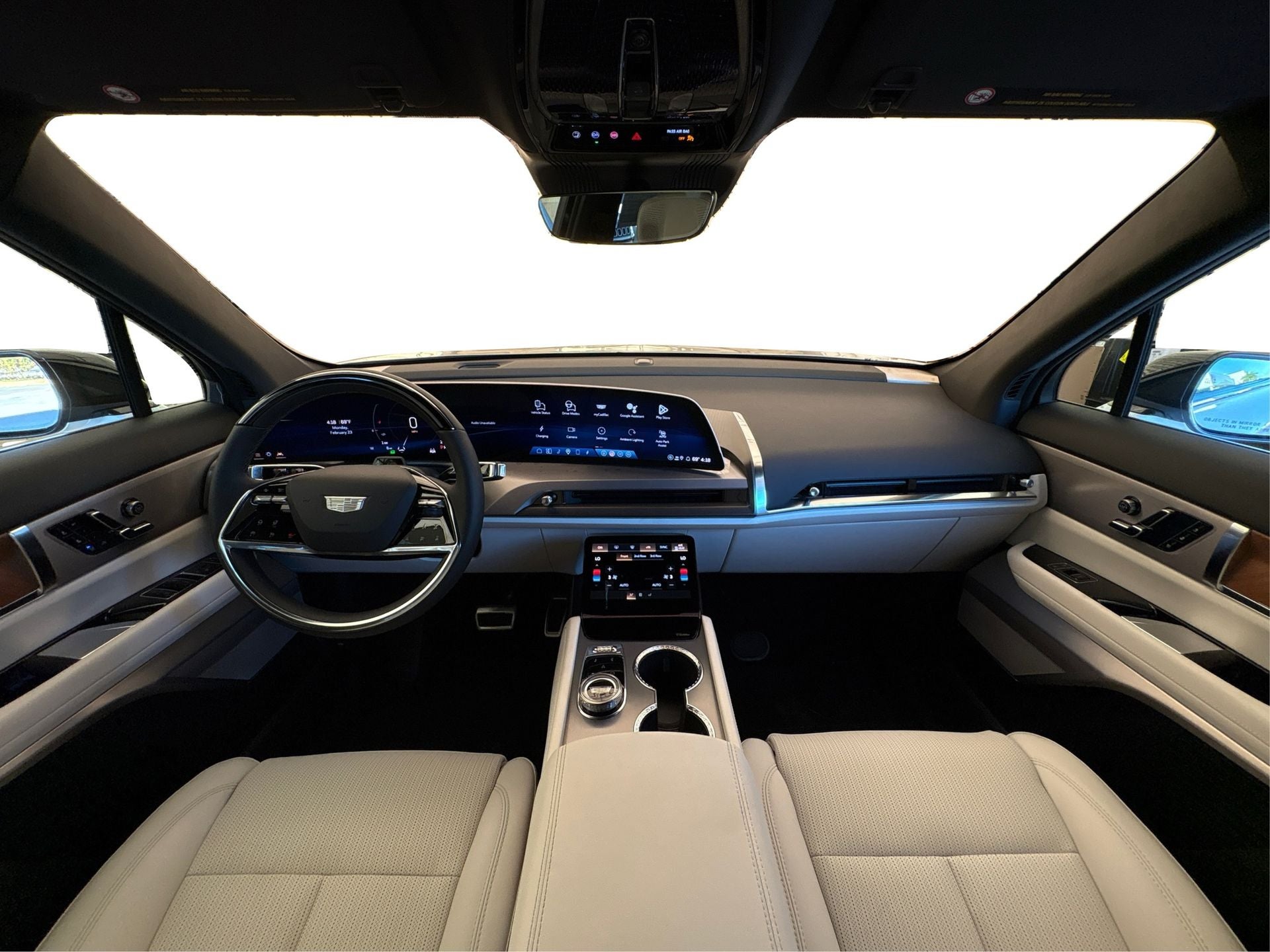 2026 Cadillac VISTIQ Luxury