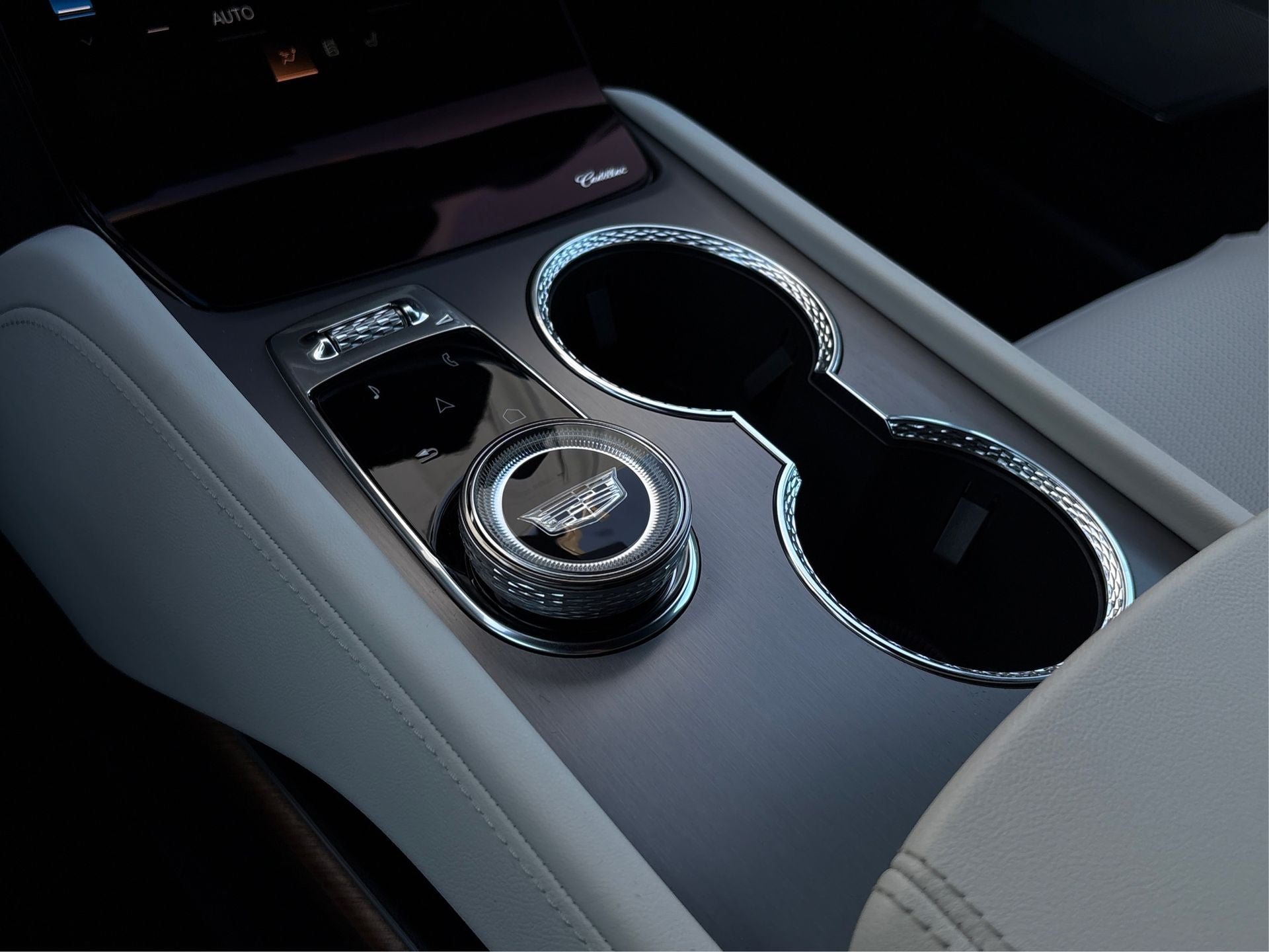 2026 Cadillac VISTIQ Luxury