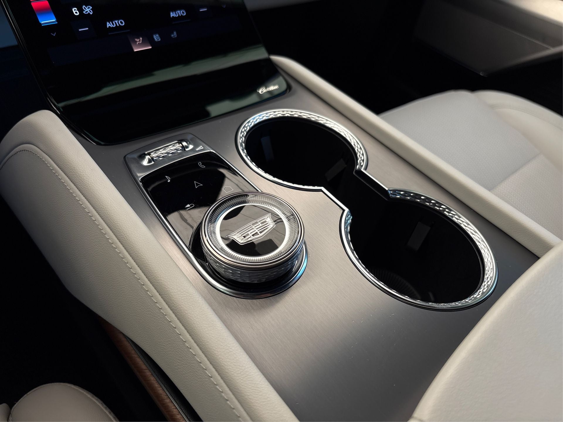 2026 Cadillac VISTIQ Luxury