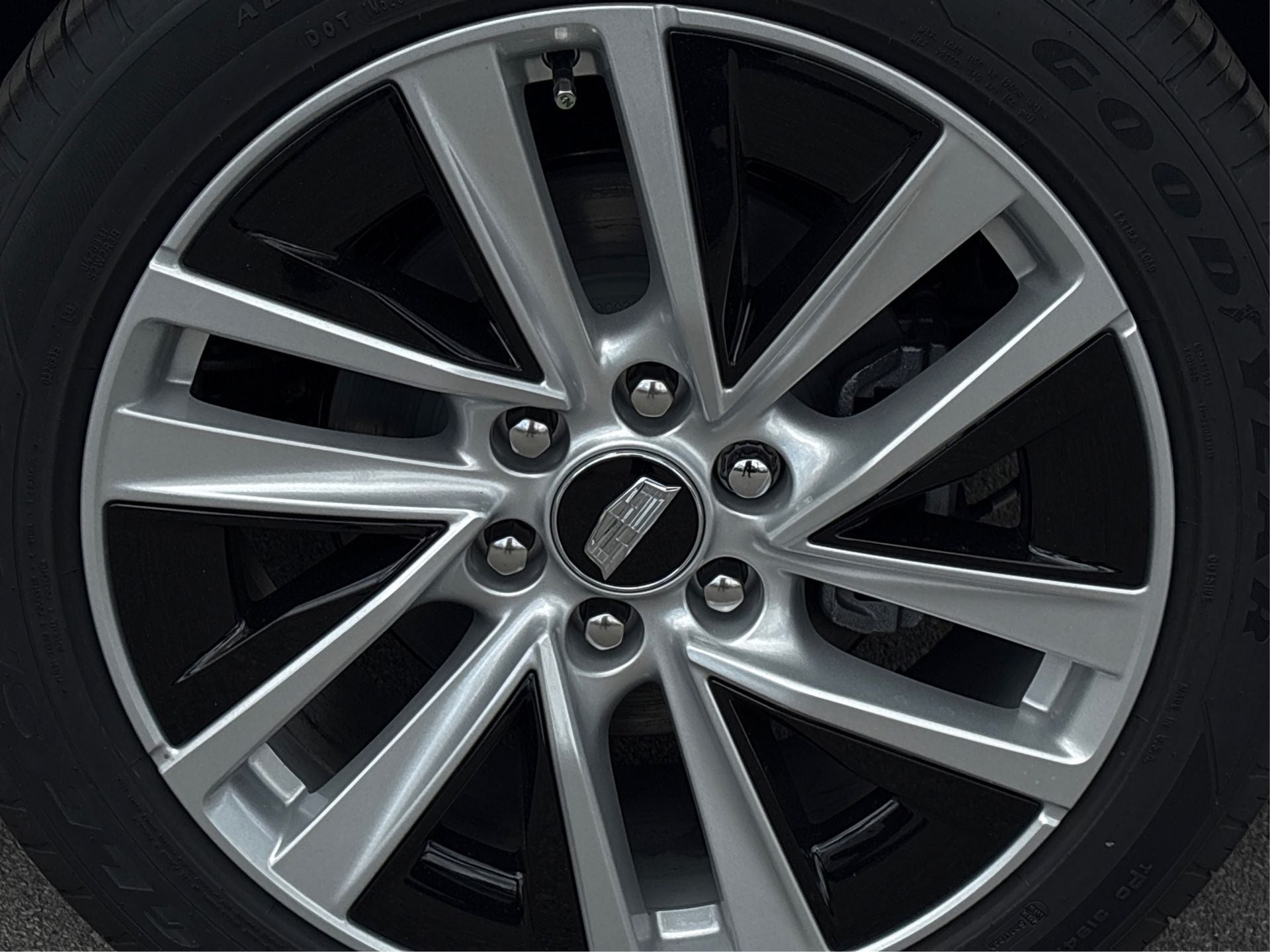 2026 Cadillac VISTIQ Luxury