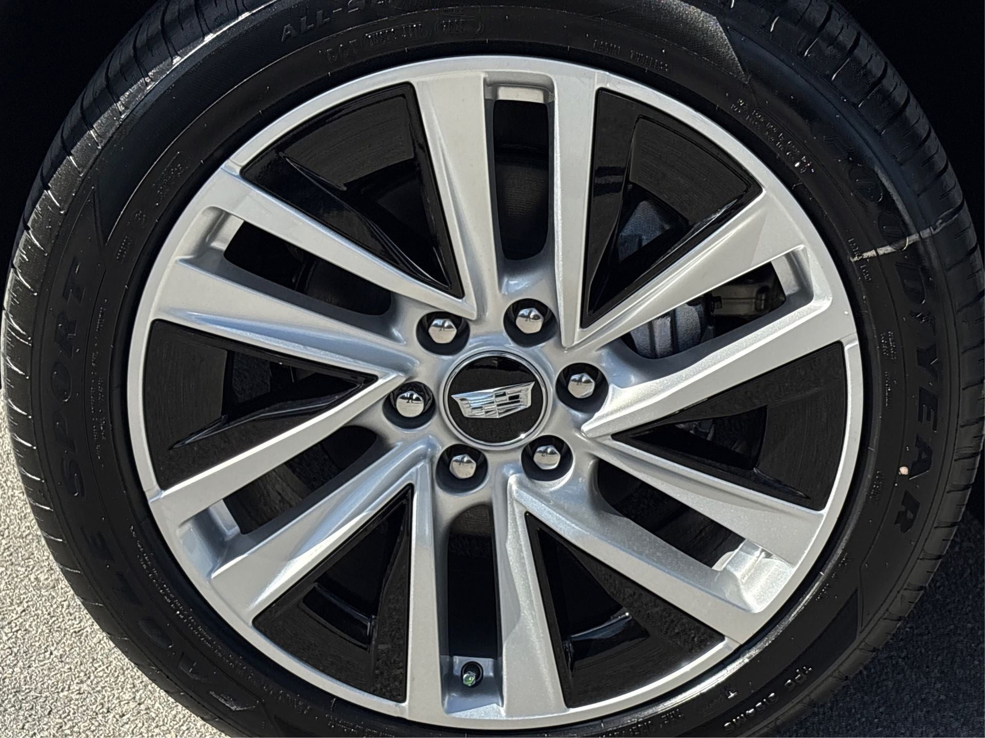 2026 Cadillac VISTIQ Luxury