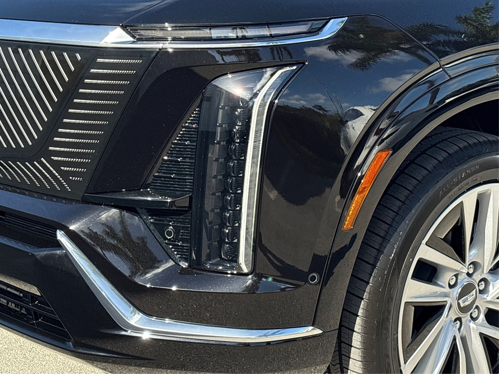 2026 Cadillac VISTIQ Luxury