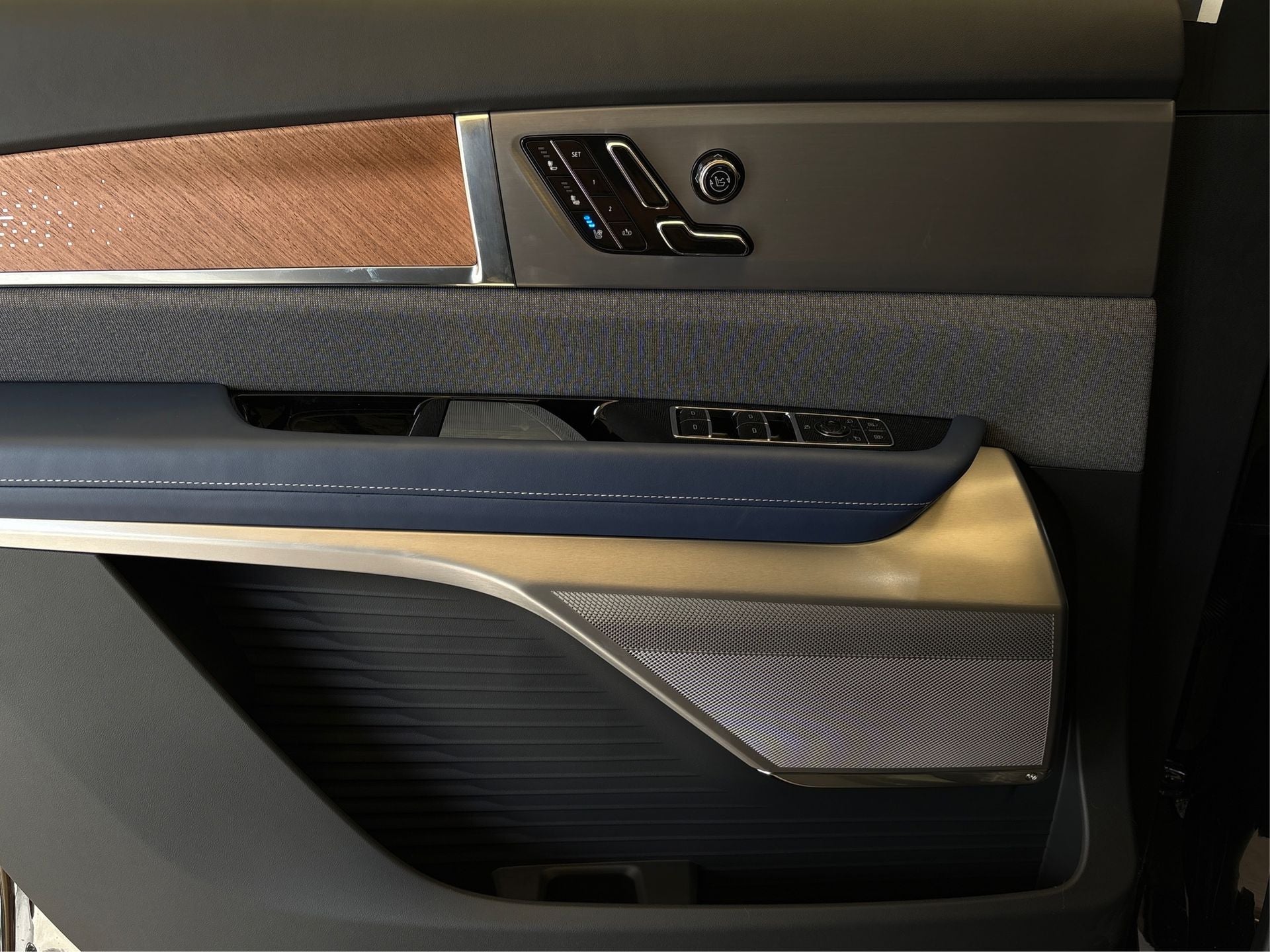 2026 Cadillac VISTIQ Premium Luxury