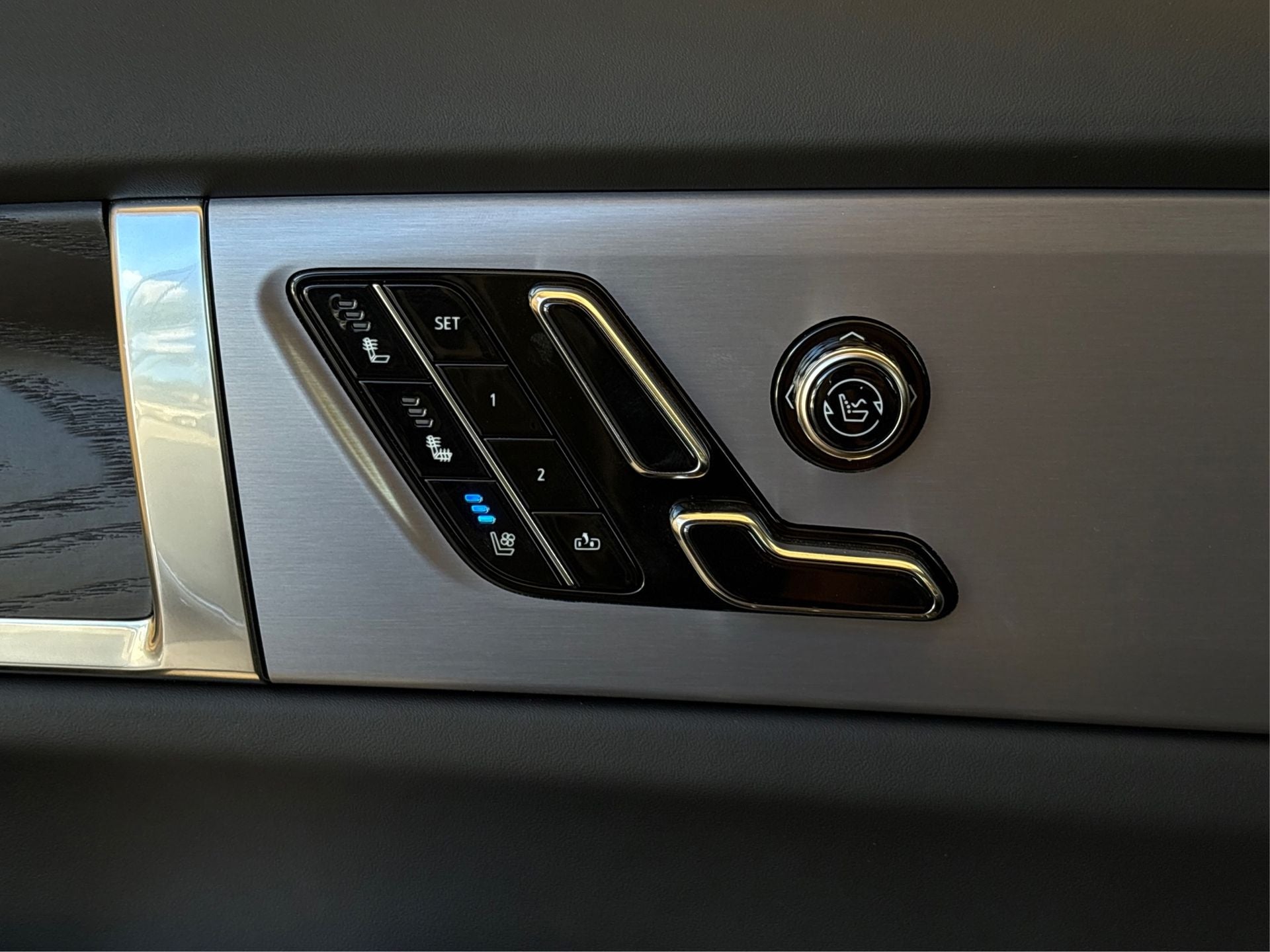 2026 Cadillac VISTIQ Platinum