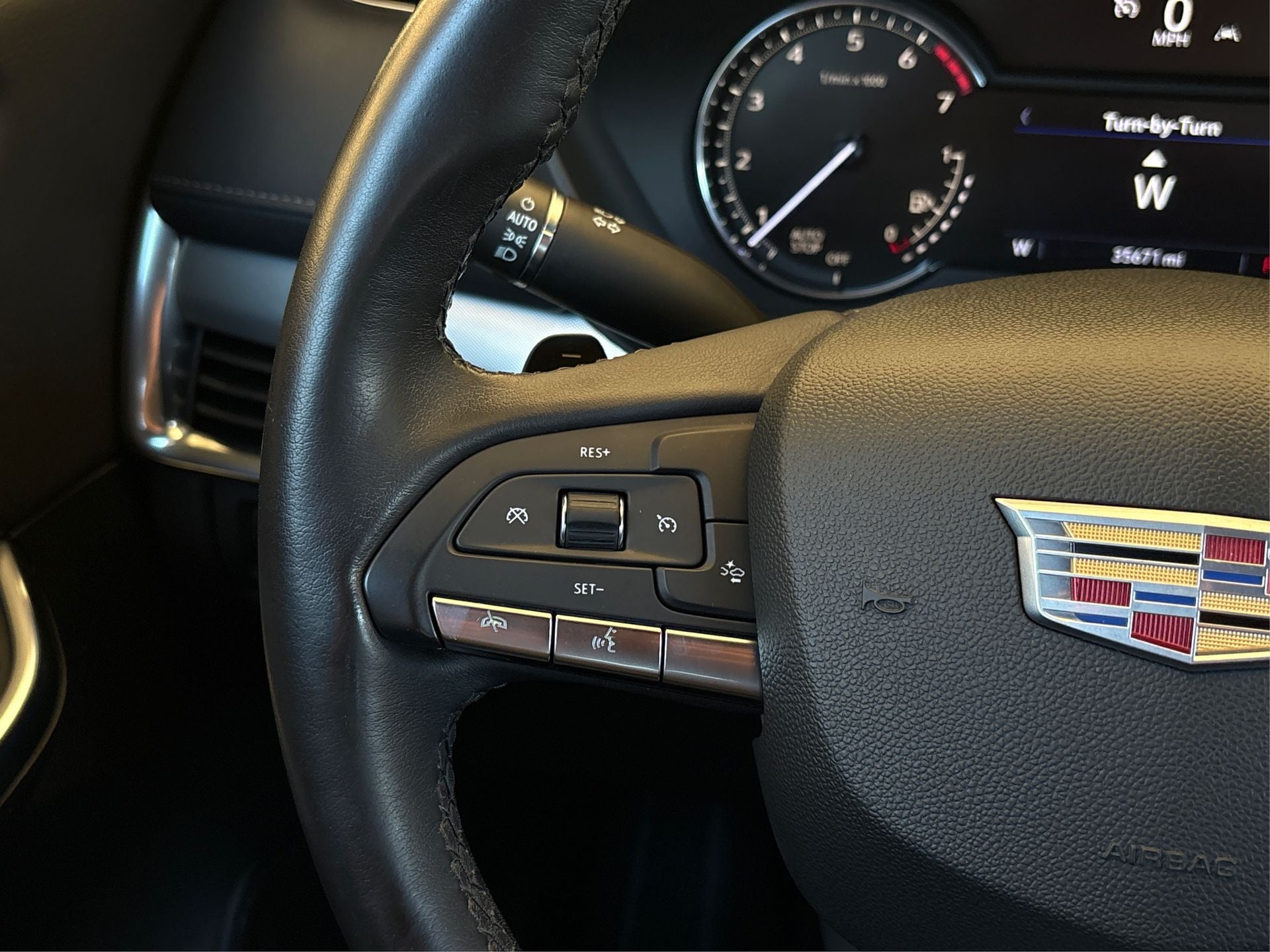 2021 Cadillac XT4 Premium Luxury