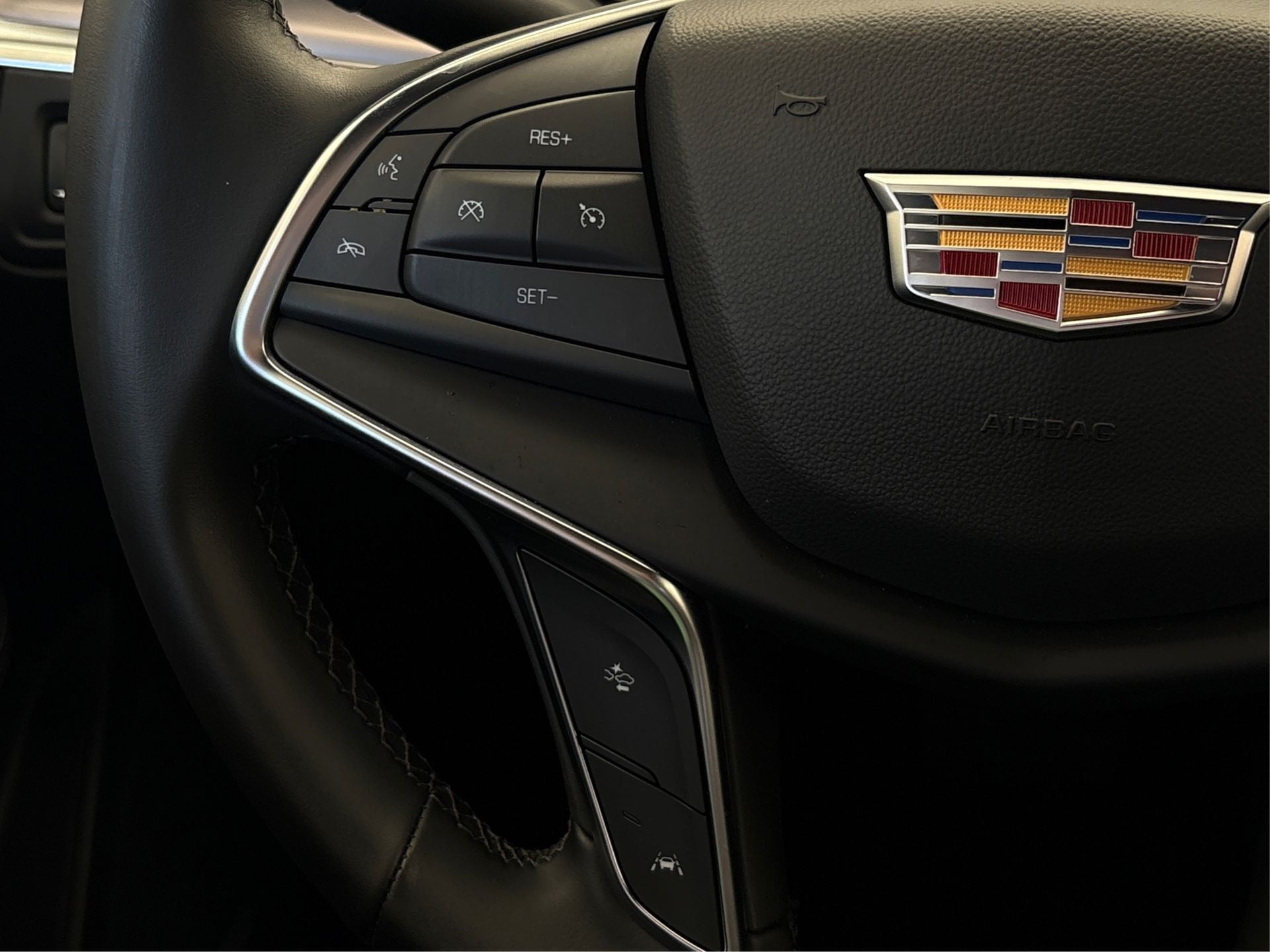 2025 Cadillac XT5 Luxury