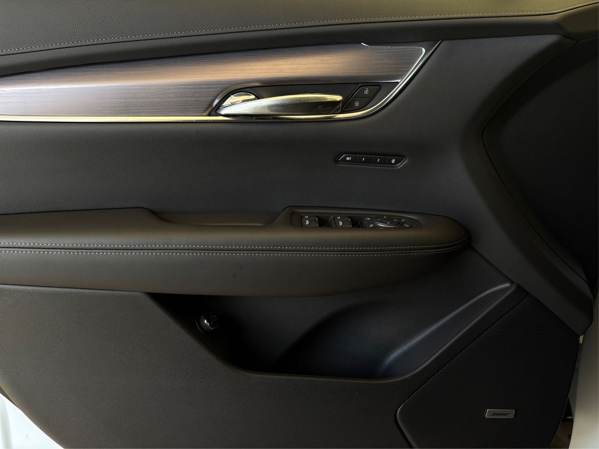 2025 Cadillac XT6 Luxury