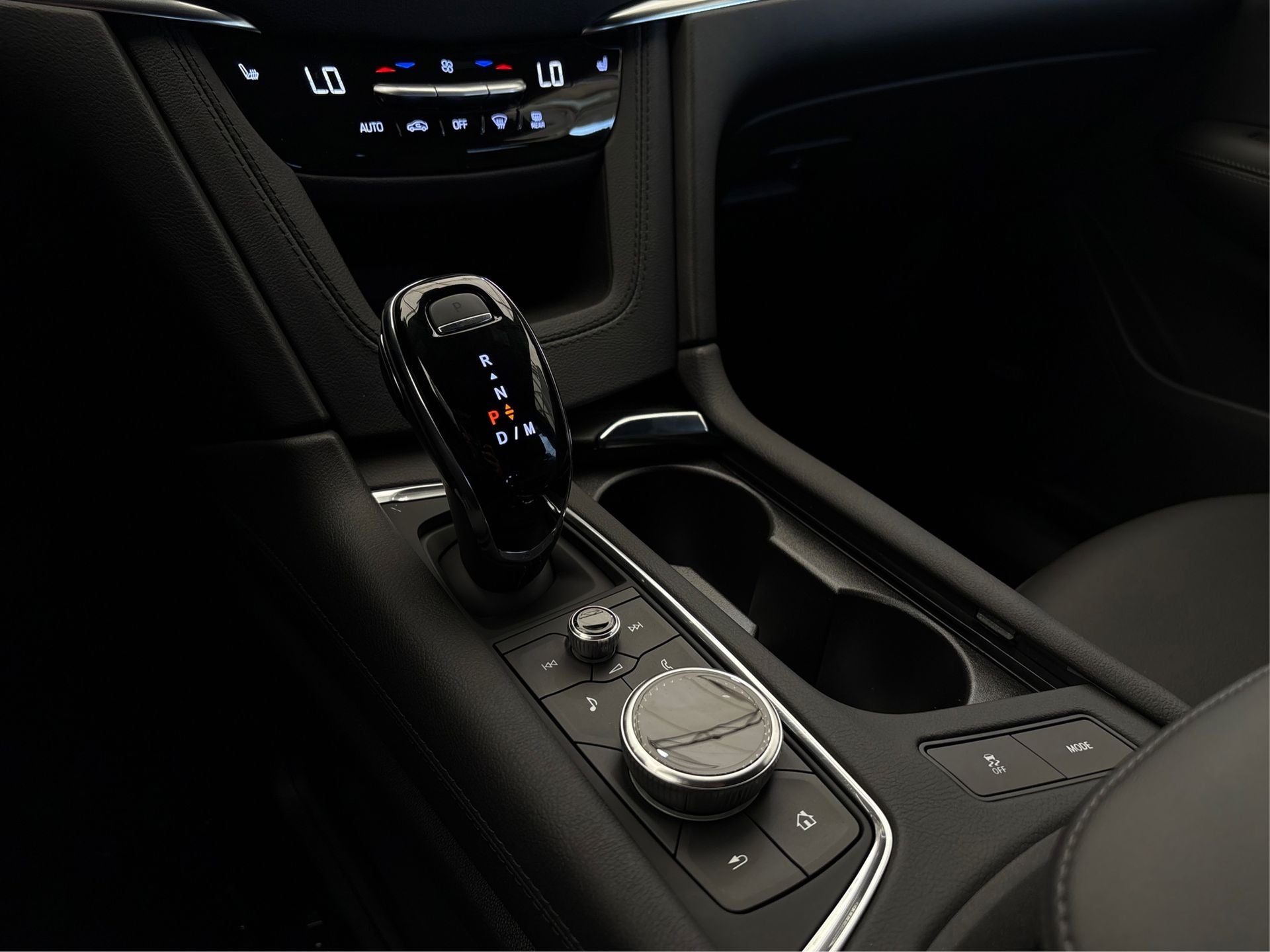 2025 Cadillac XT6 Luxury