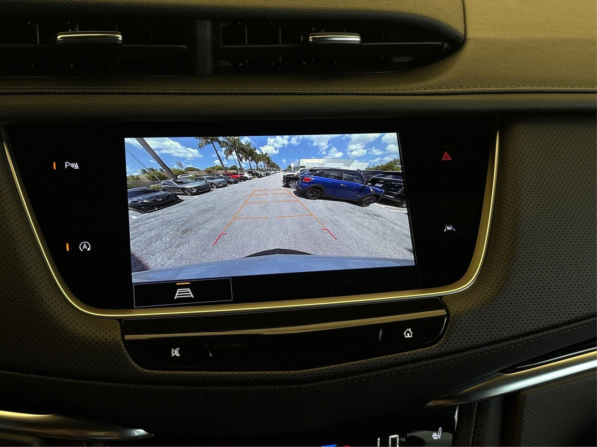 2025 Cadillac XT6 Luxury