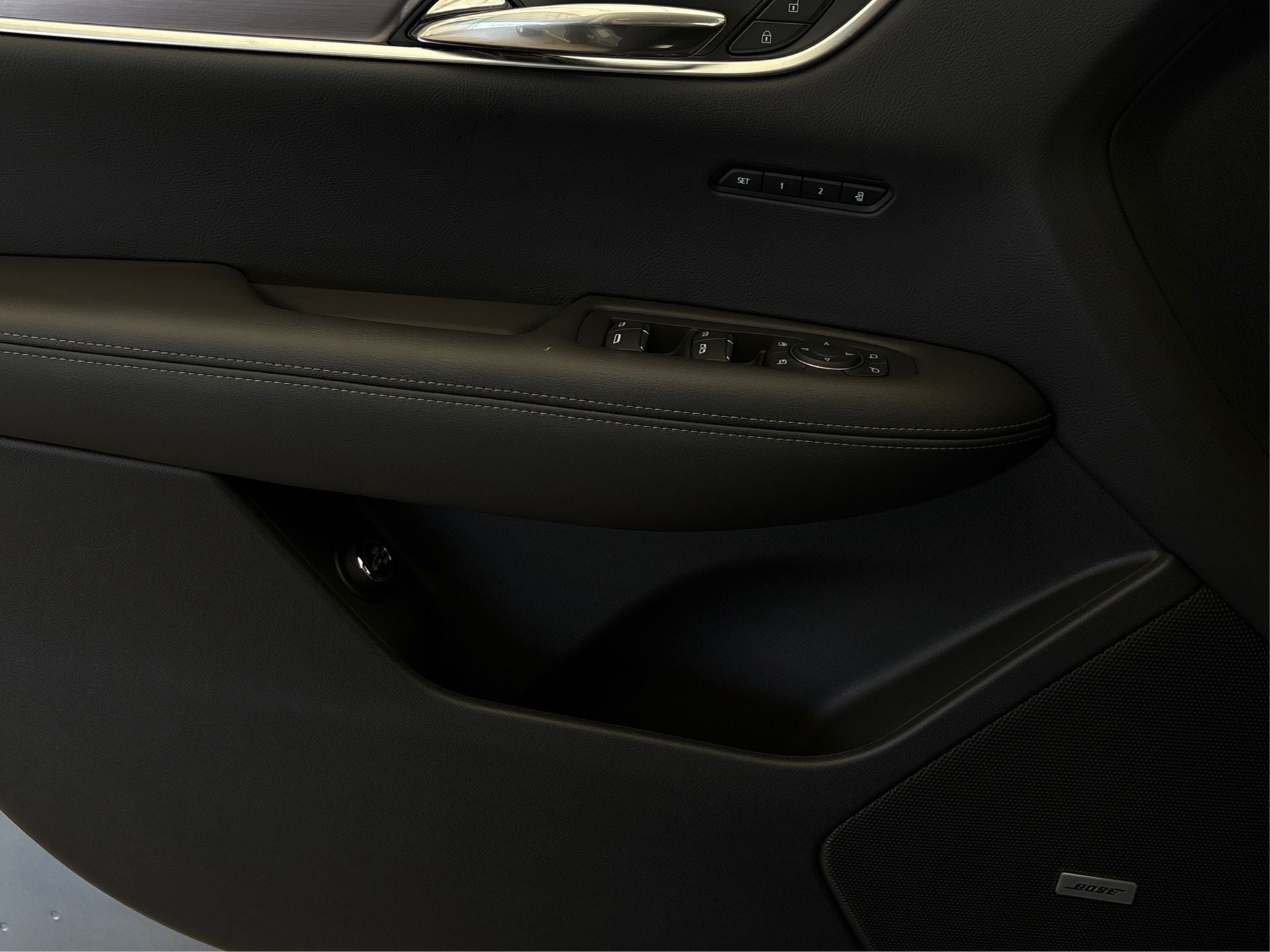 2025 Cadillac XT6 Luxury