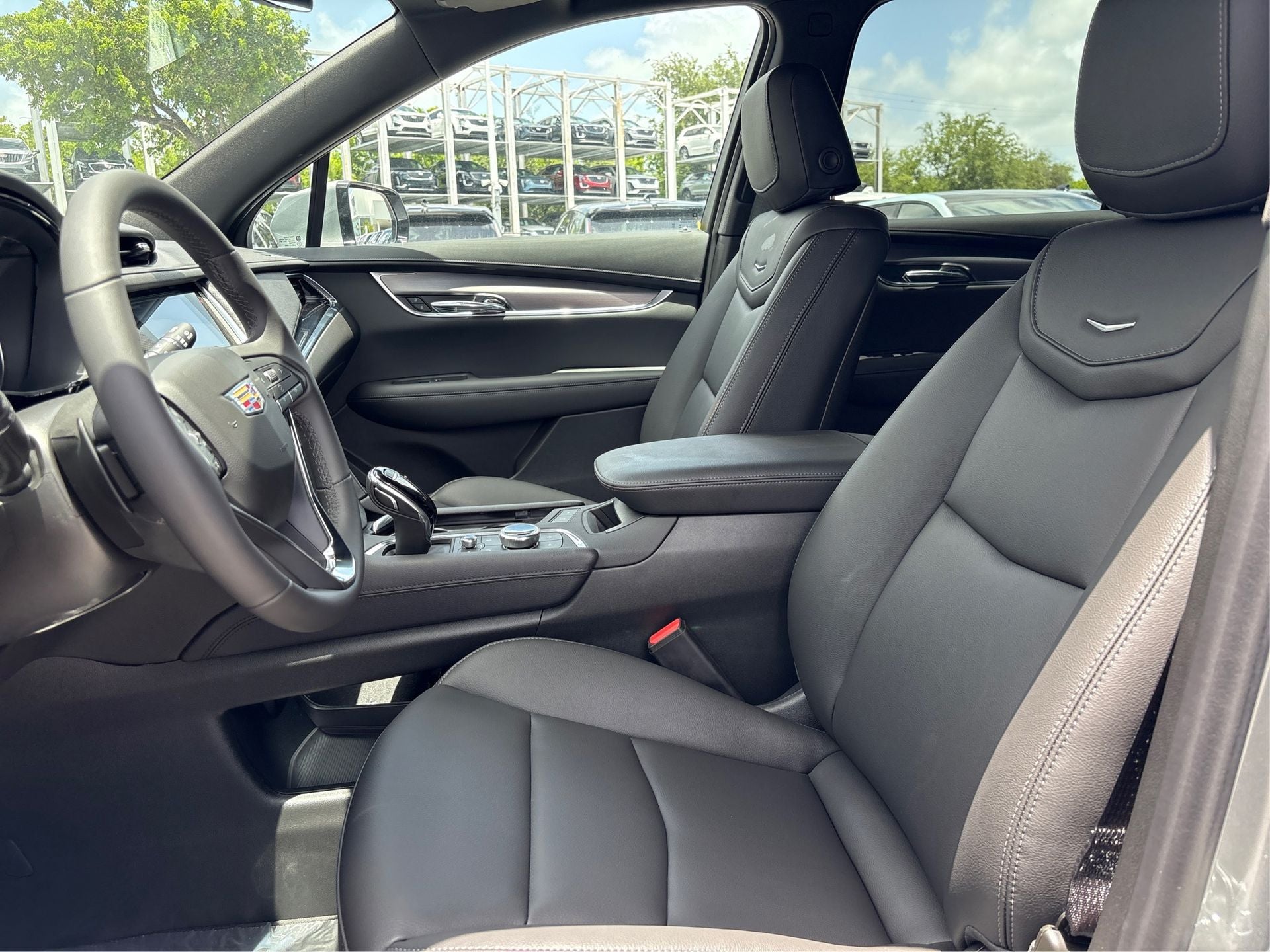 2025 Cadillac XT6 Luxury