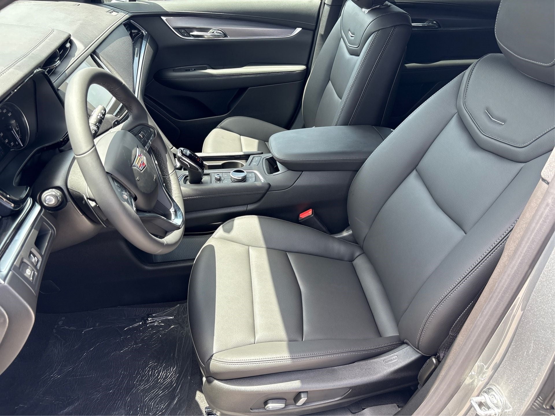 2025 Cadillac XT6 Luxury