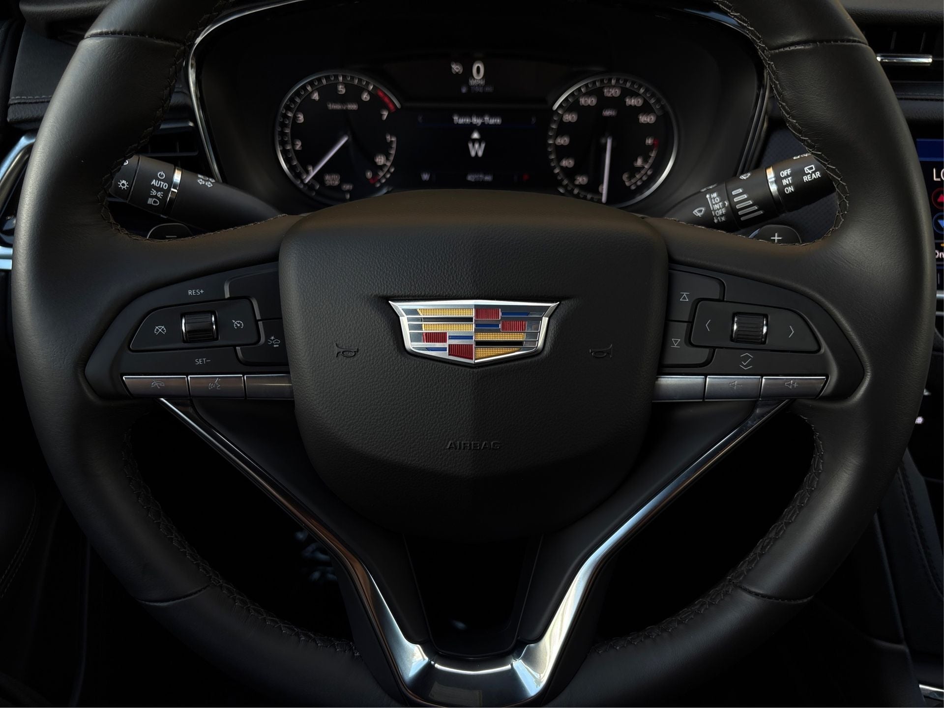 2025 Cadillac XT6 Luxury