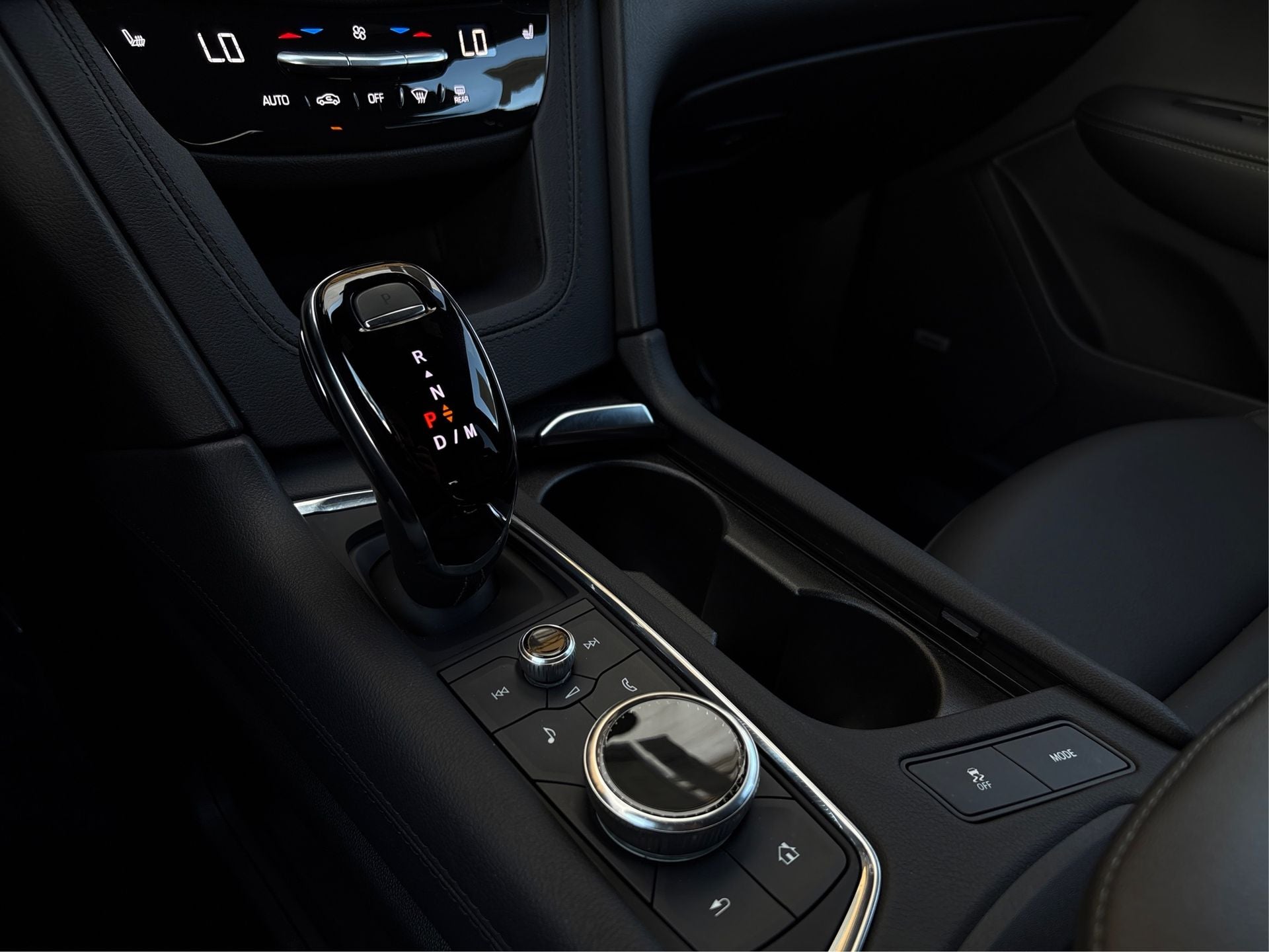 2025 Cadillac XT6 Luxury