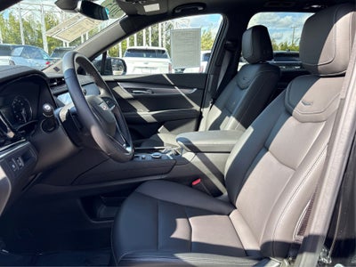 2025 Cadillac XT6 Luxury