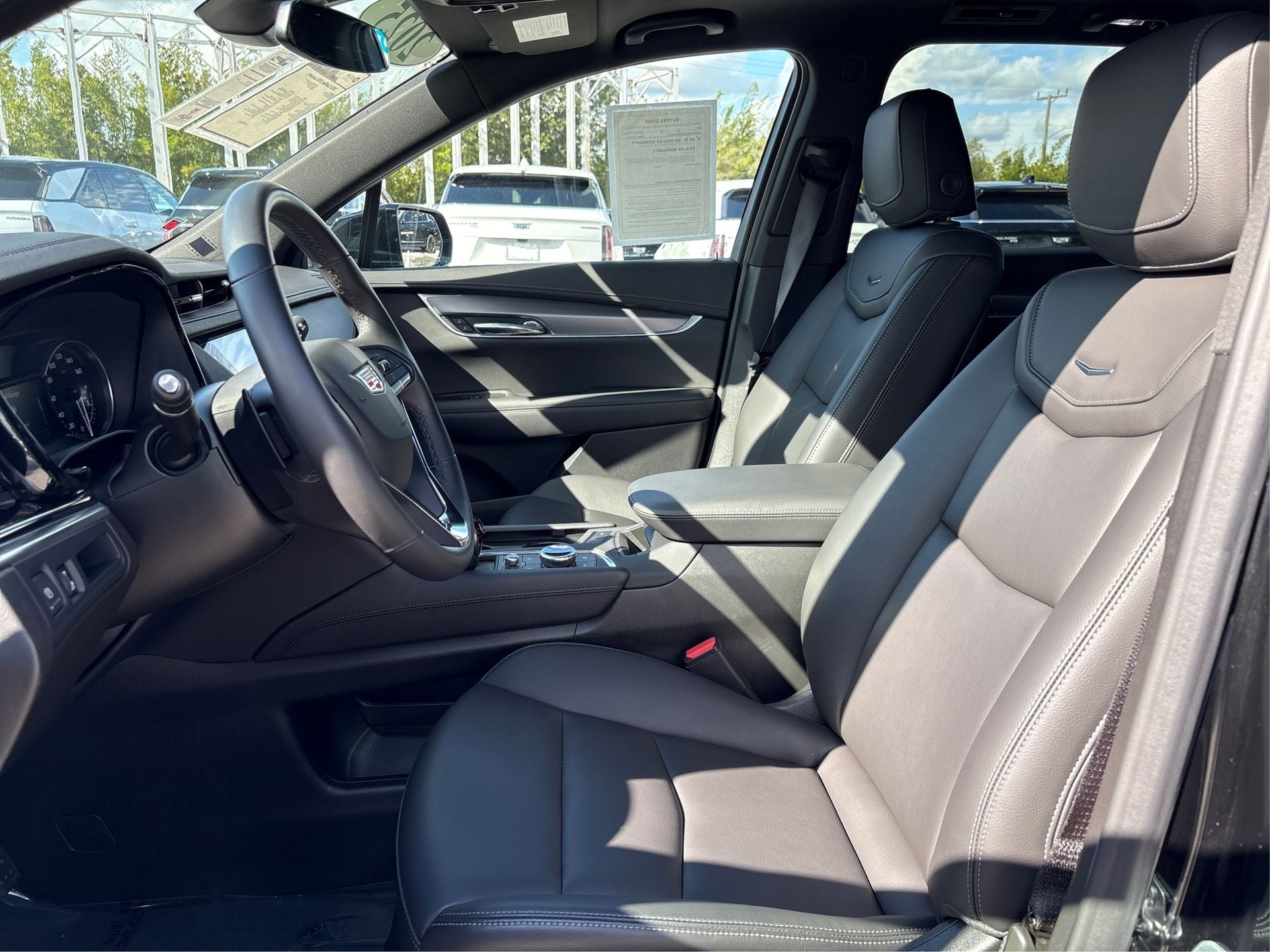 2025 Cadillac XT6 Luxury