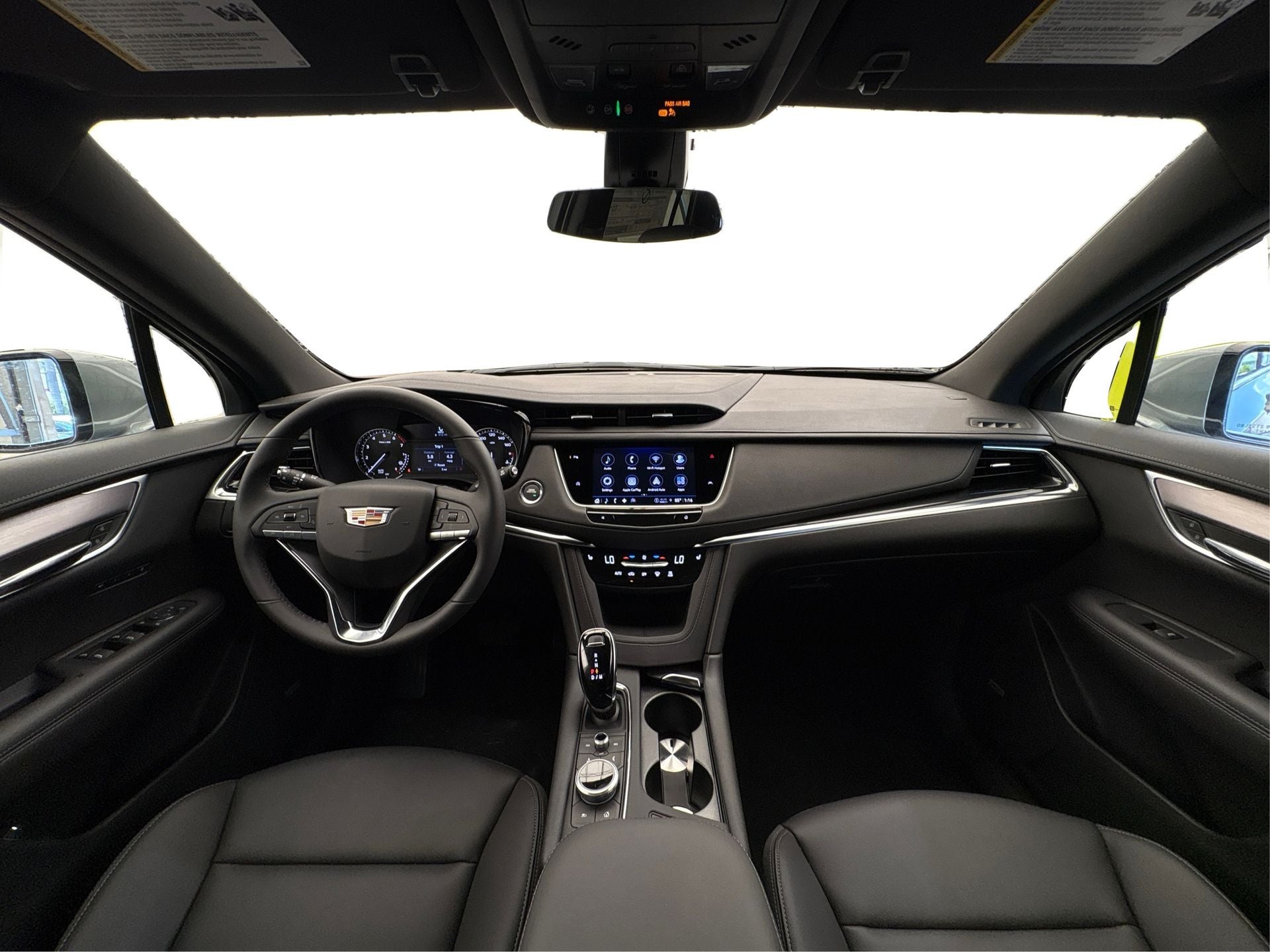 2025 Cadillac XT6 Luxury