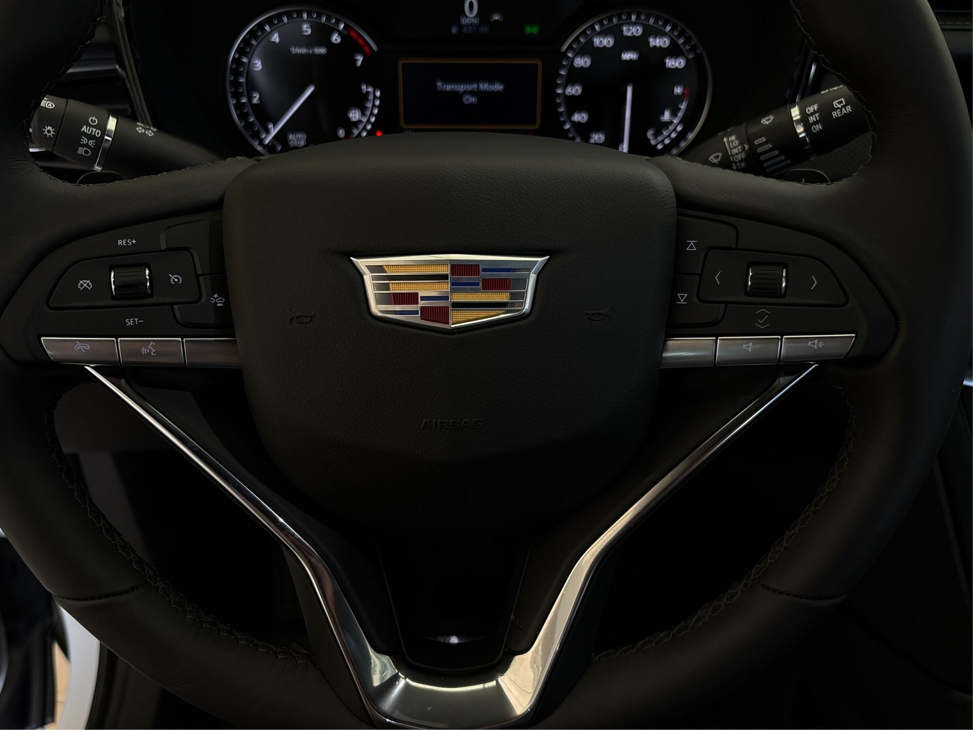 2025 Cadillac XT6 Luxury