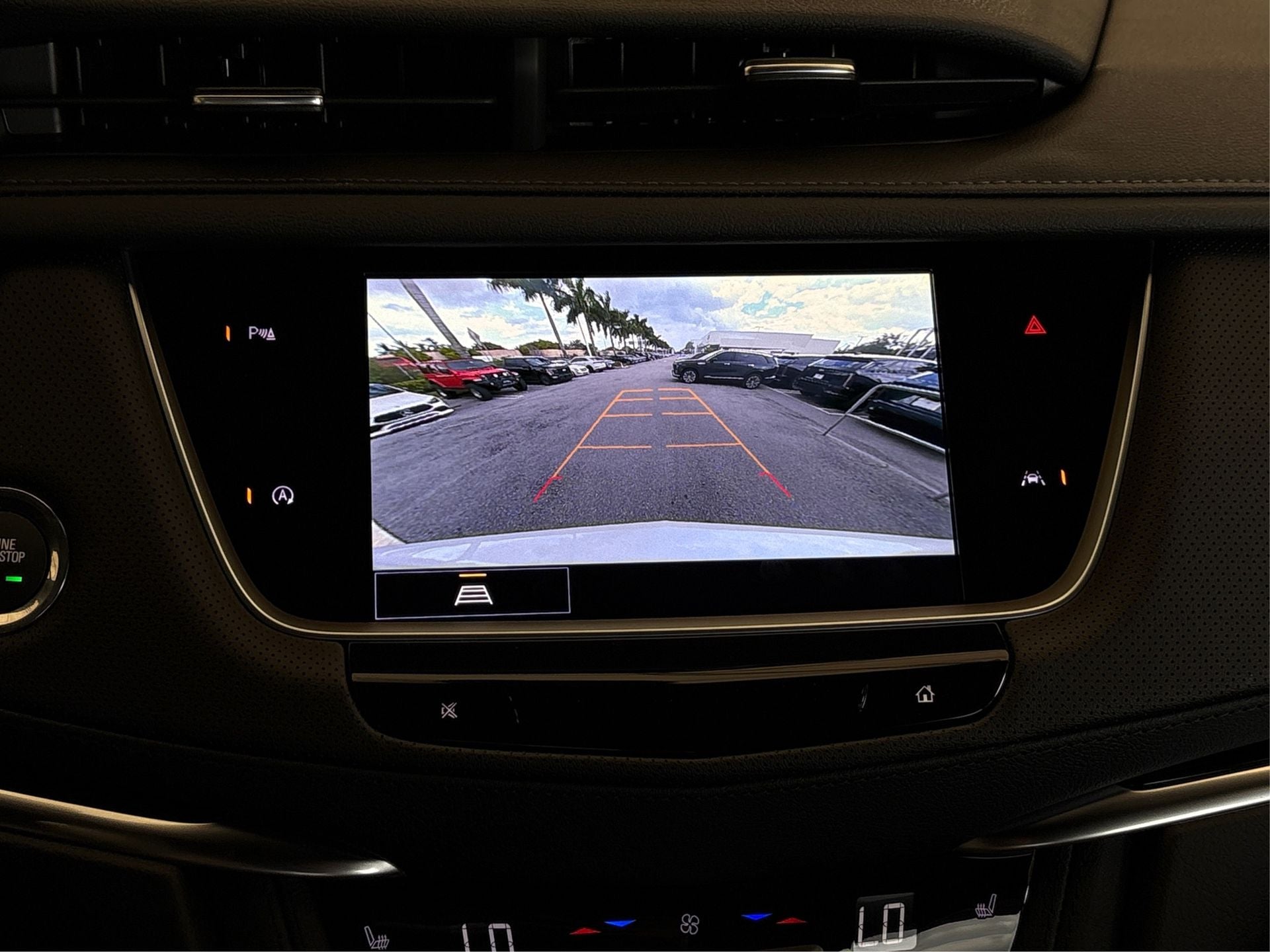 2025 Cadillac XT6 Luxury