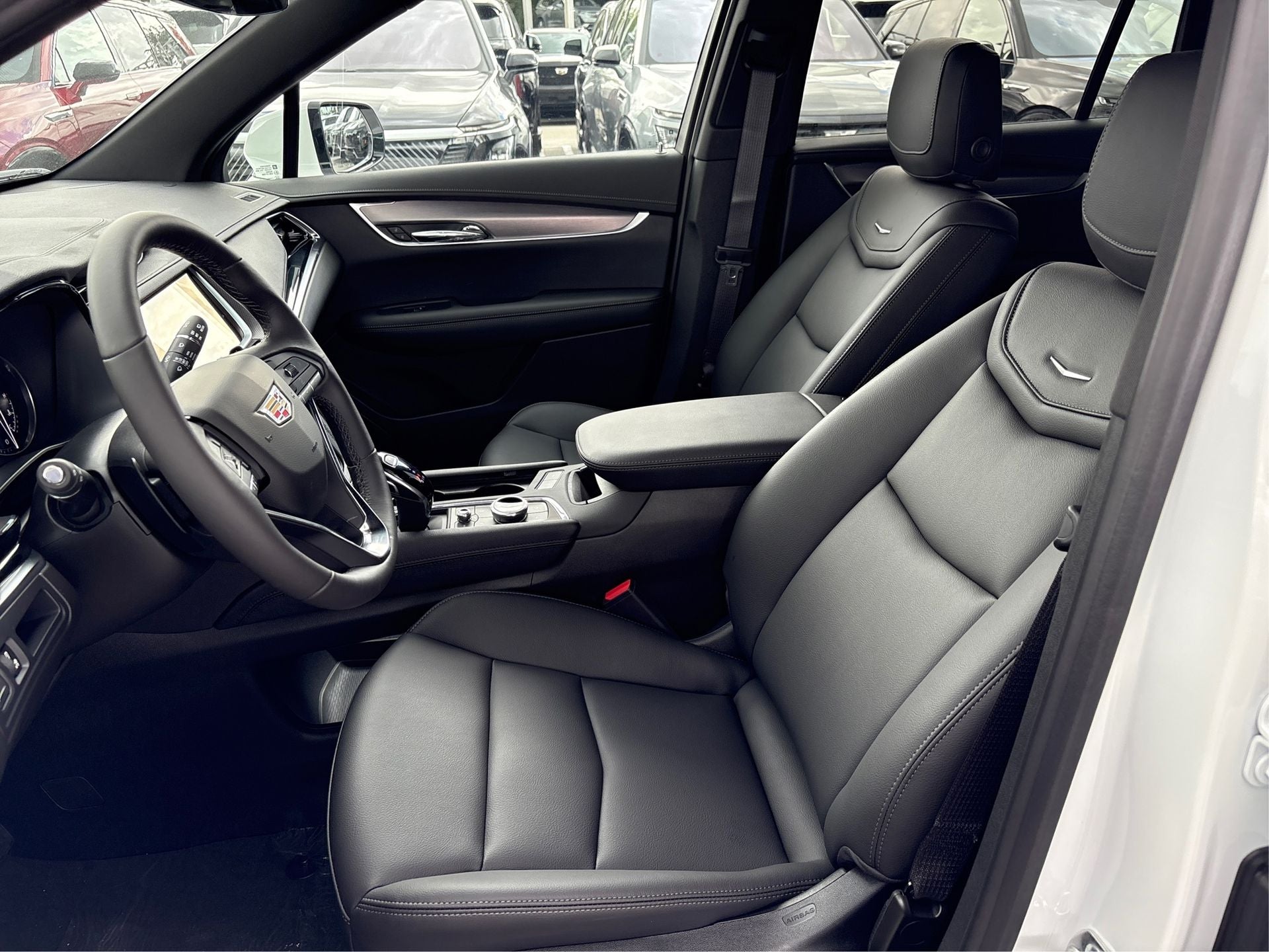 2025 Cadillac XT6 Luxury