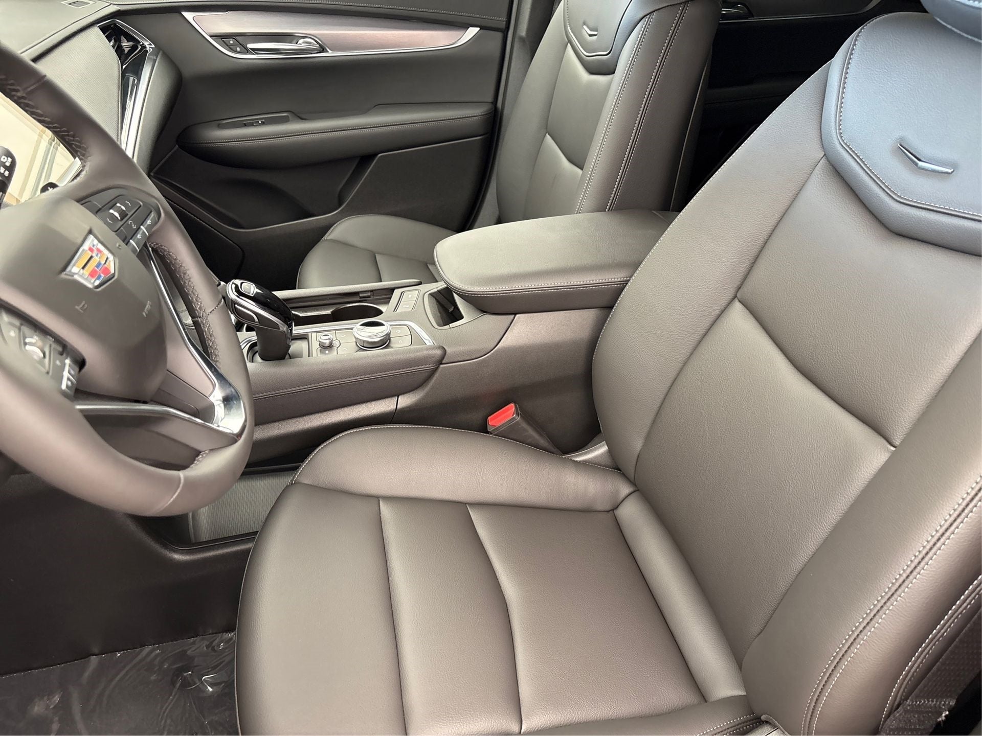 2025 Cadillac XT6 Luxury