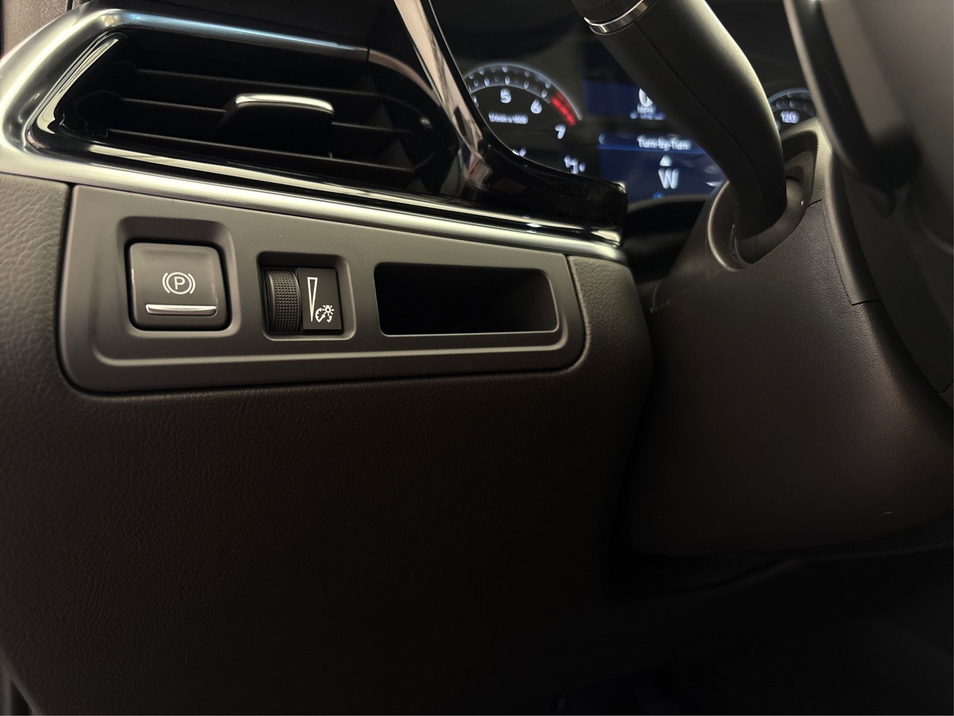 2025 Cadillac XT6 Luxury