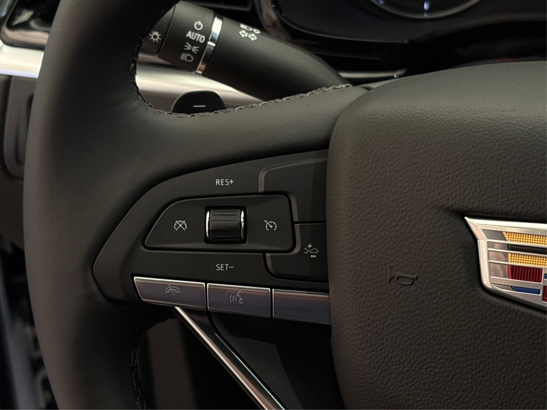 2025 Cadillac XT6 Luxury