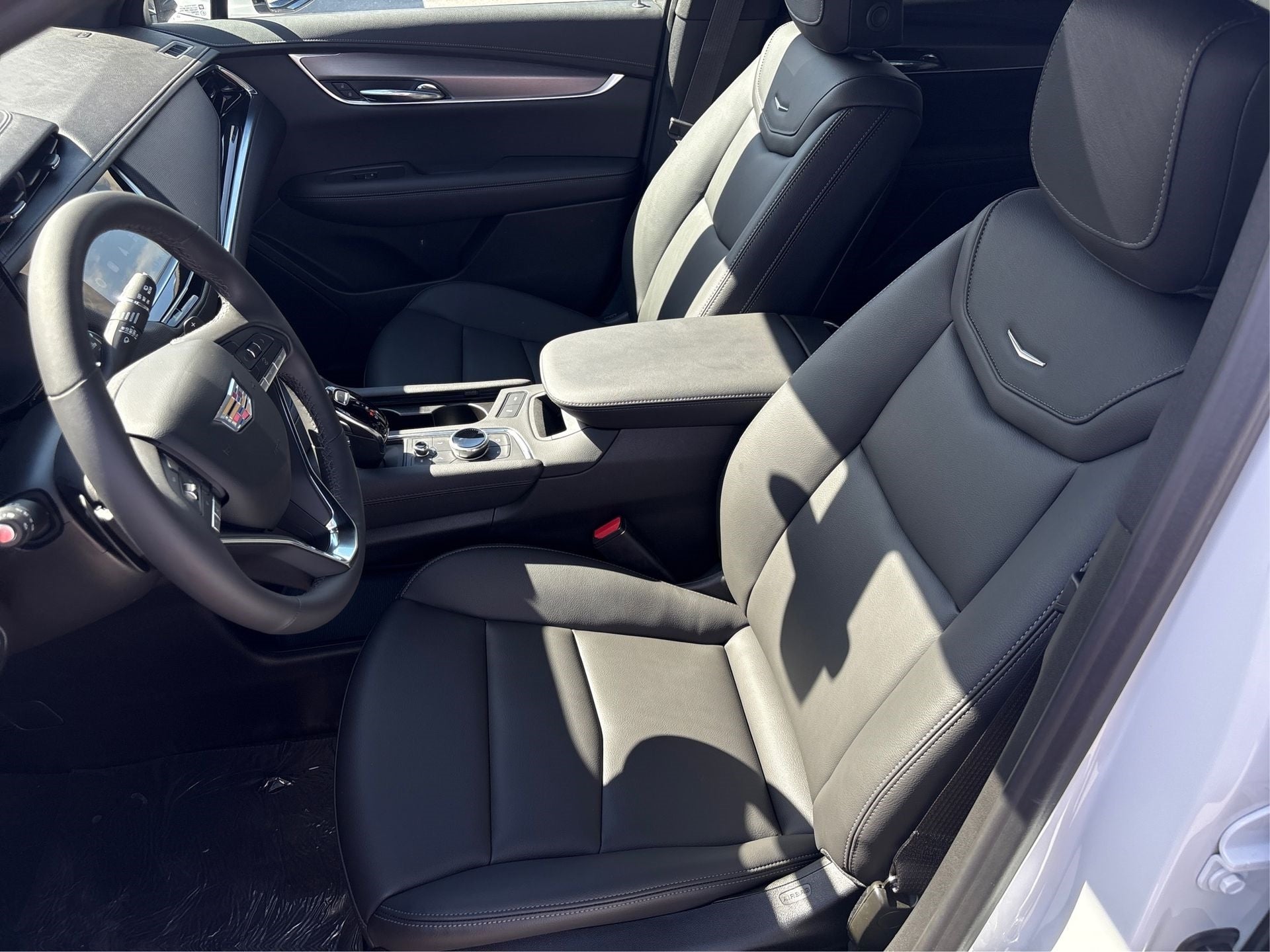 2025 Cadillac XT6 Luxury