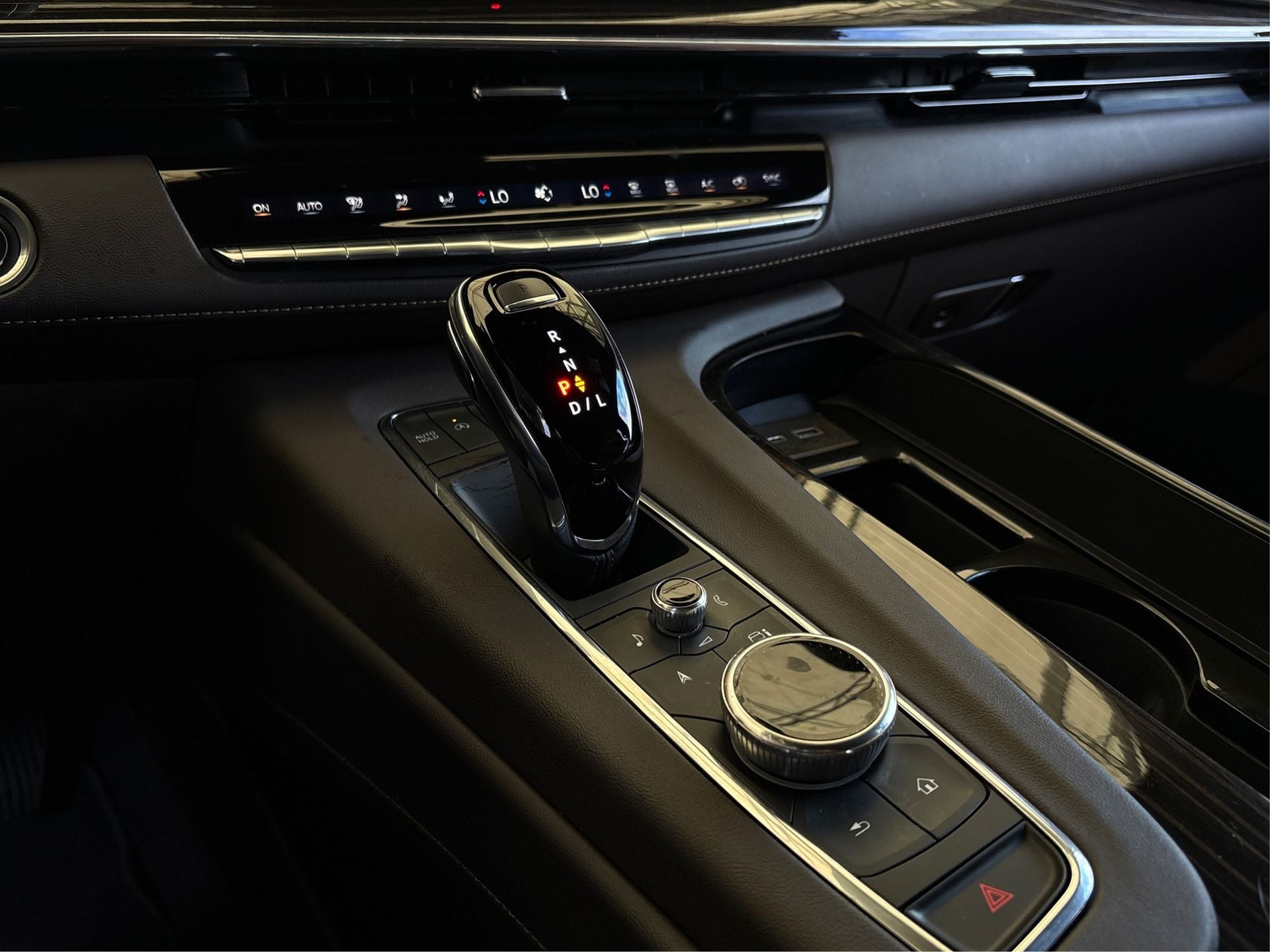 2022 Cadillac Escalade ESV Premium